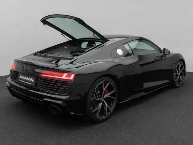 Audi R8 view 14