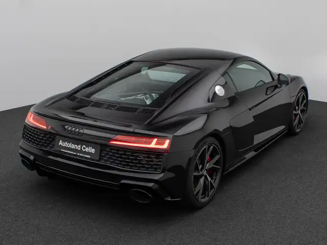 Audi R8 view 7