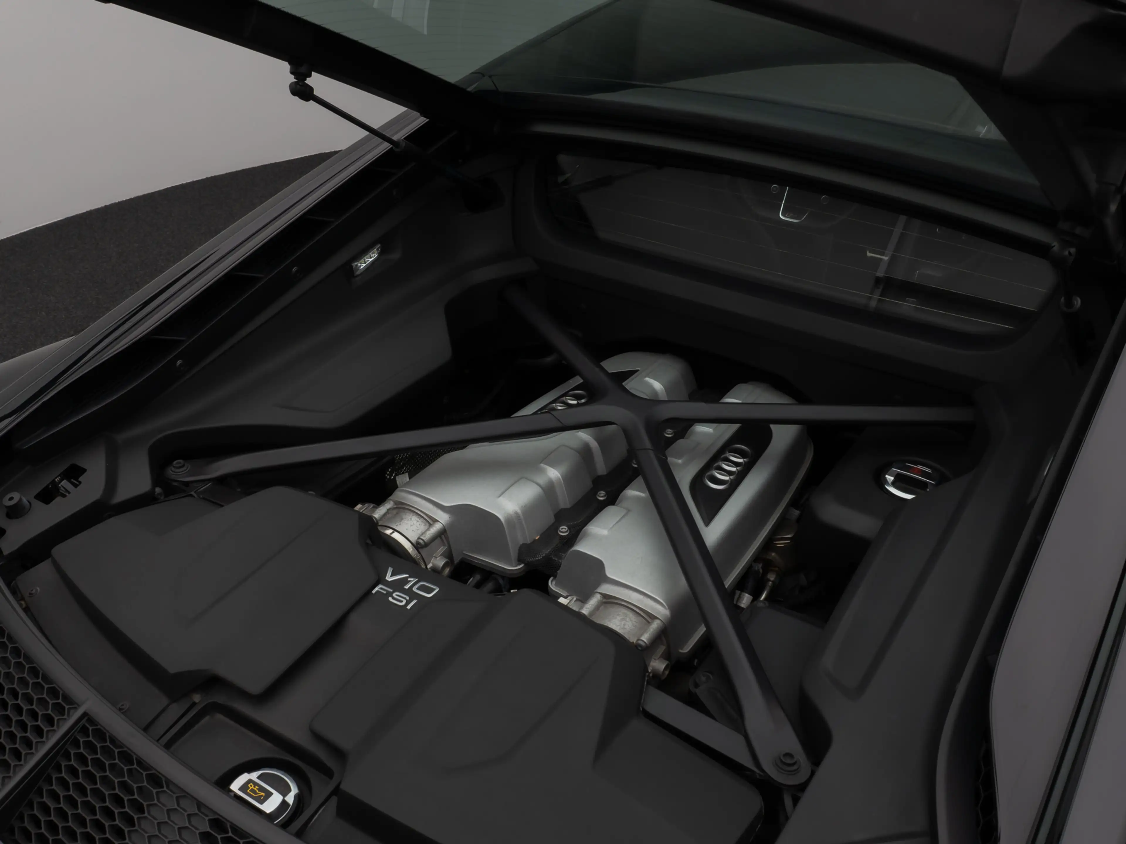 Audi R8 Coupe 5.2 FSI quattro B&O ASG V3+ Capristo — photo 15