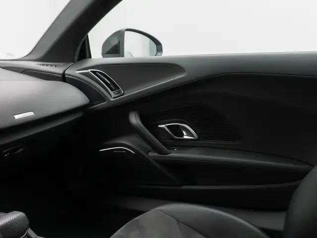Audi R8 view 29