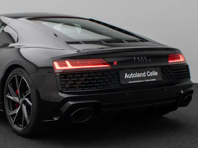 Audi R8 view 17