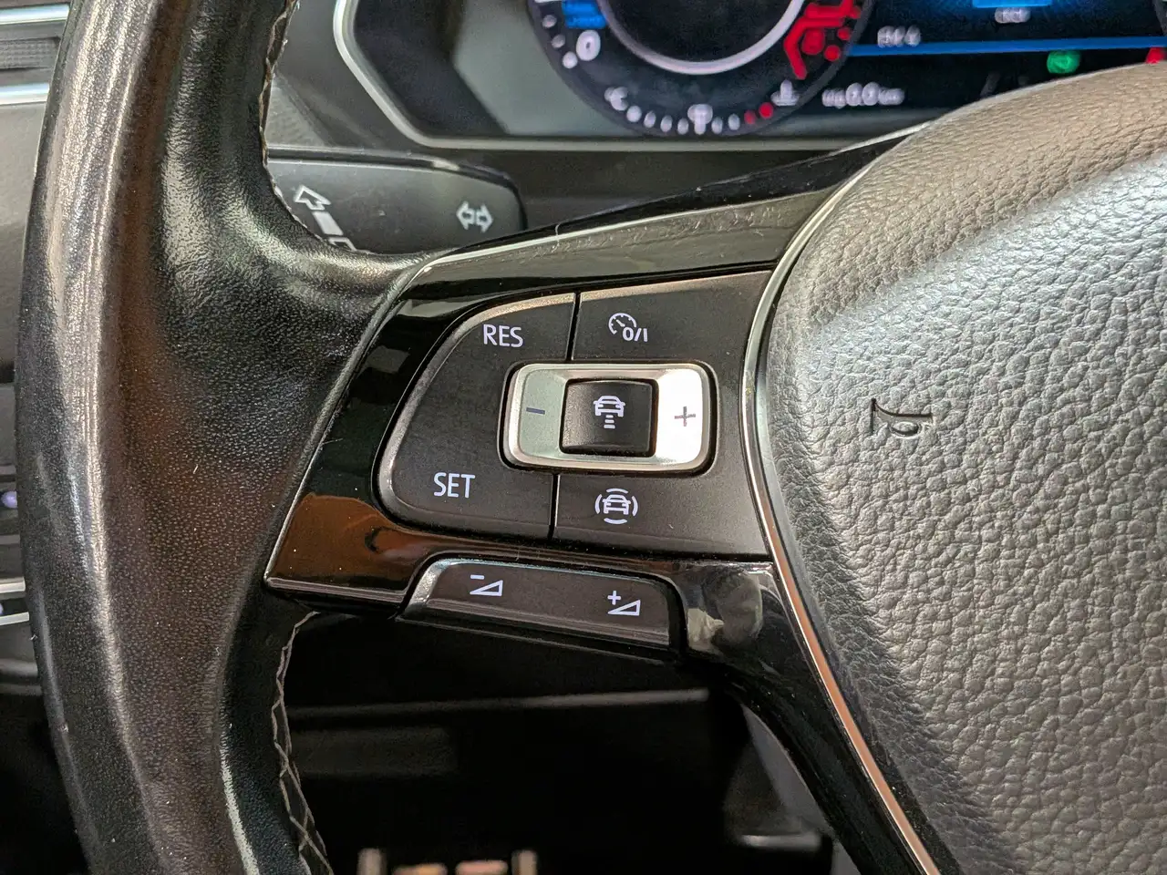 Volkswagen Tiguan снимка Volkswagen Tiguan