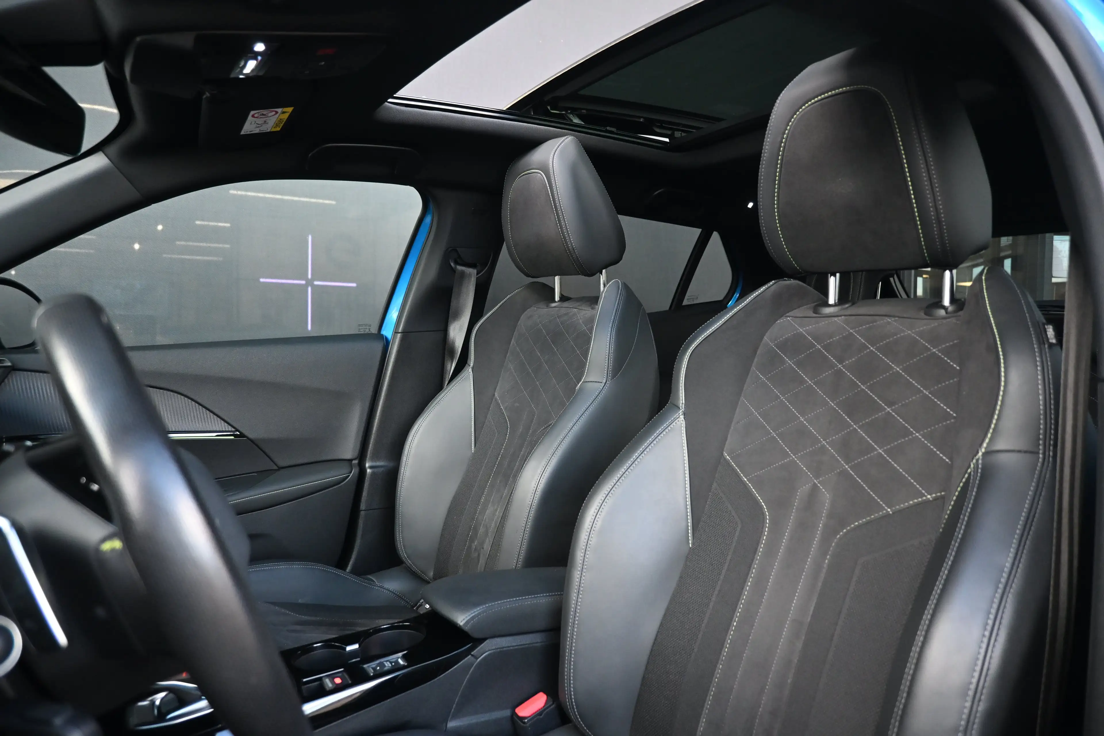 Peugeot 2008 1.2 PureTech GT 155pk | Schuif-/Kanteldak | Adapti — photo 6