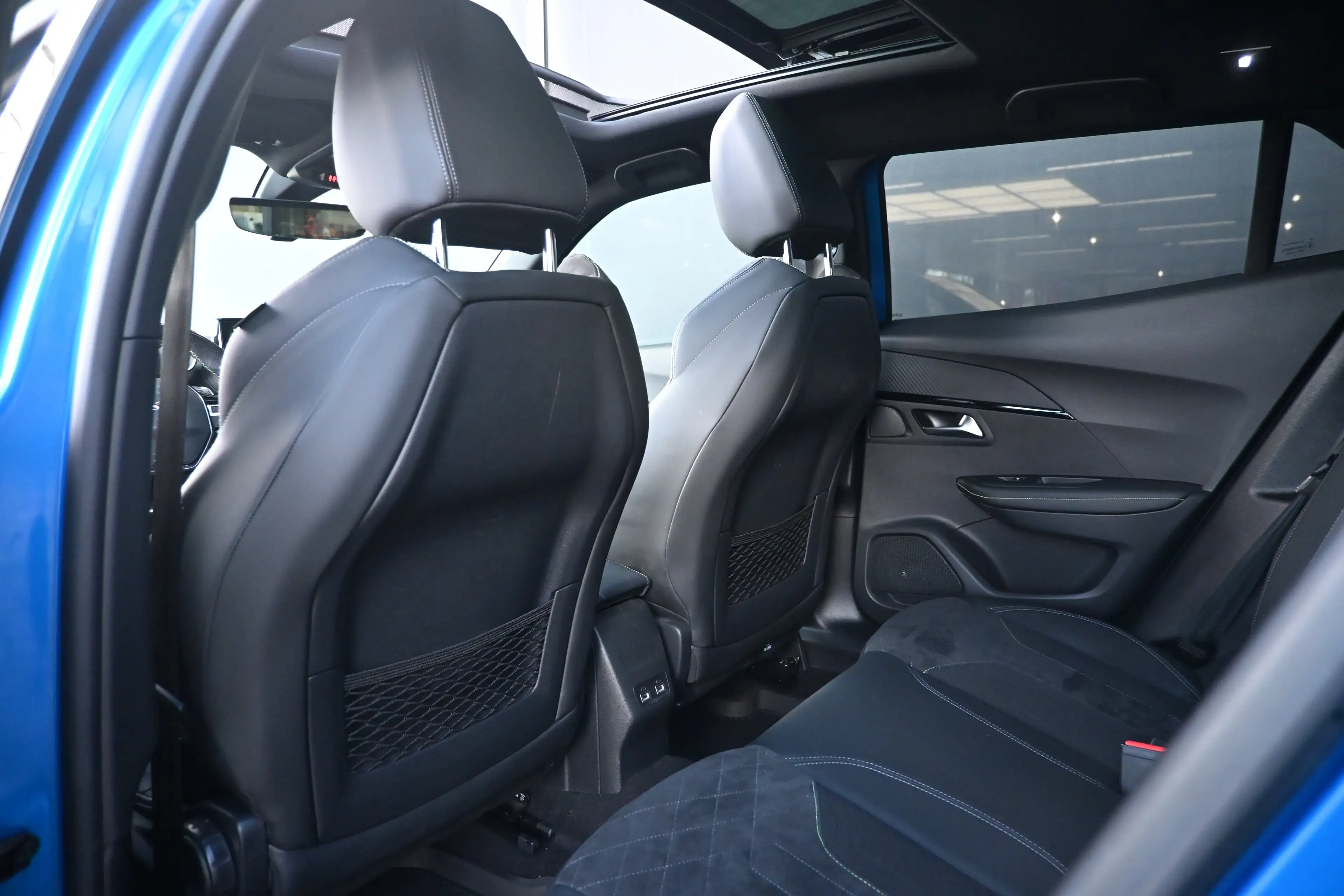 Peugeot 2008 1.2 PureTech GT 155pk | Schuif-/Kanteldak | Adapti — photo 9