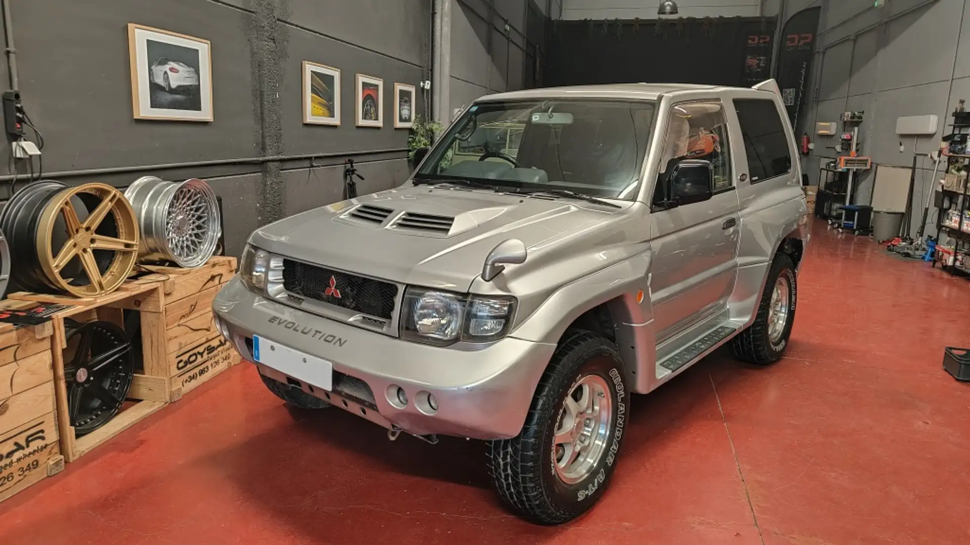 Mitsubishi Pajero 3.0 V6 3P Aut. Gris - 2