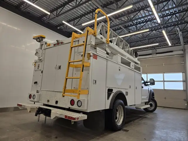 Ford F 550 2017 — photo 3