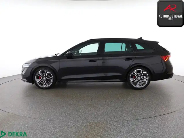Skoda Octavia view 2