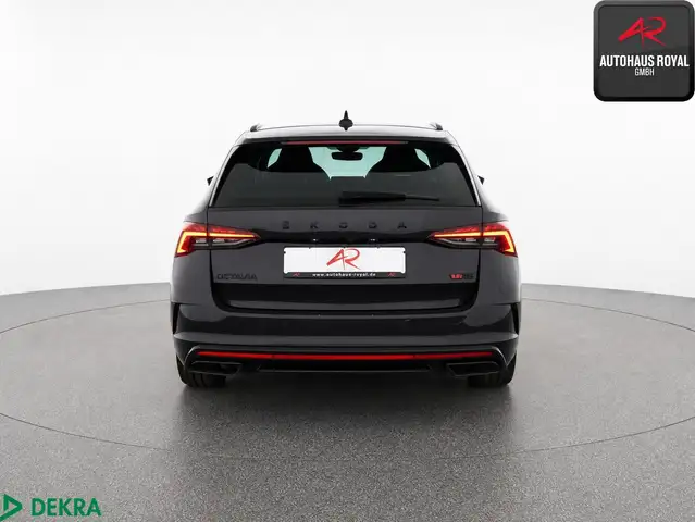 Skoda Octavia view 4