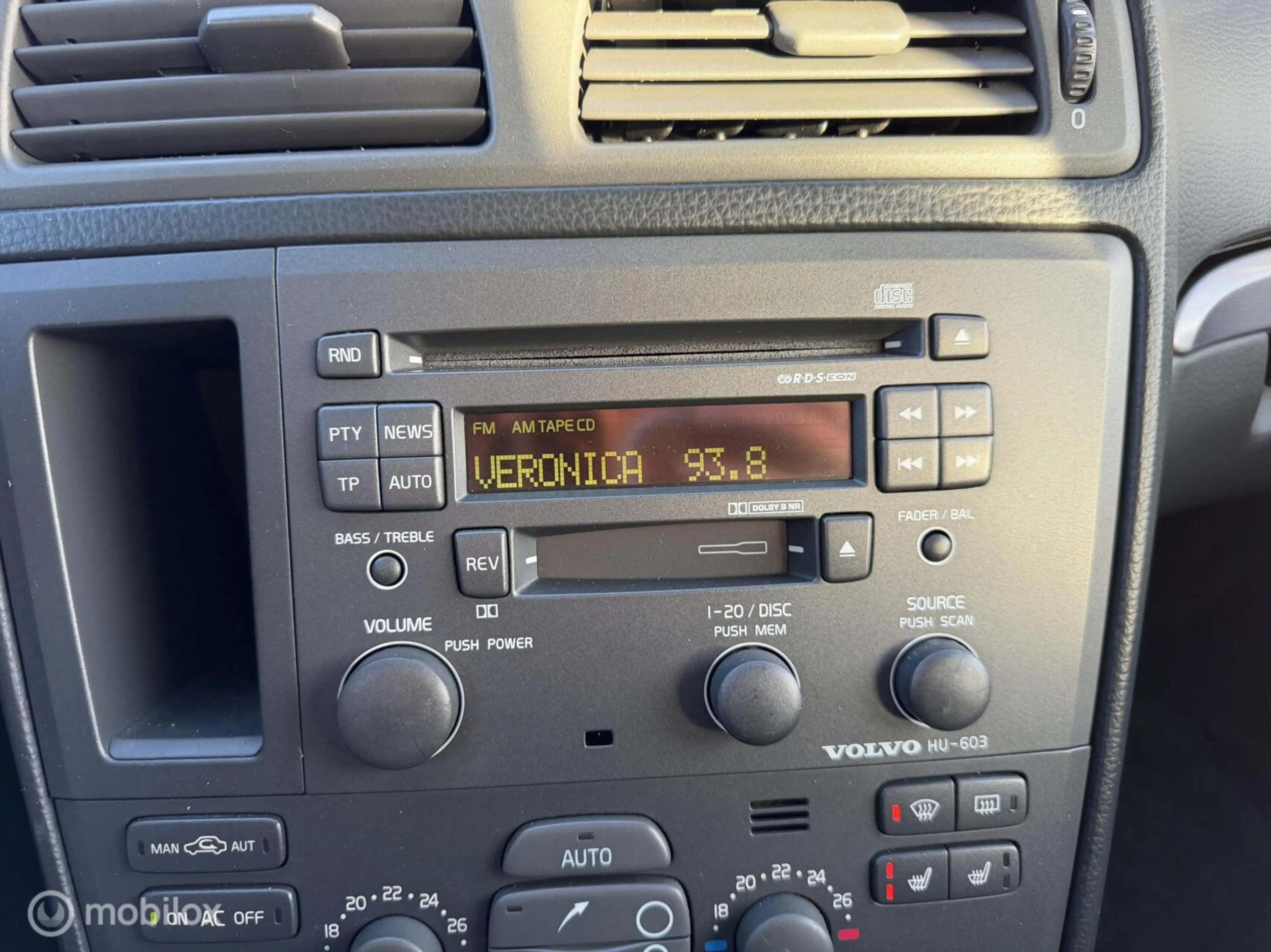 Volvo XC70 2.5 T Comfort Line AUTOMAAT / RIJKLAAR — photo 8