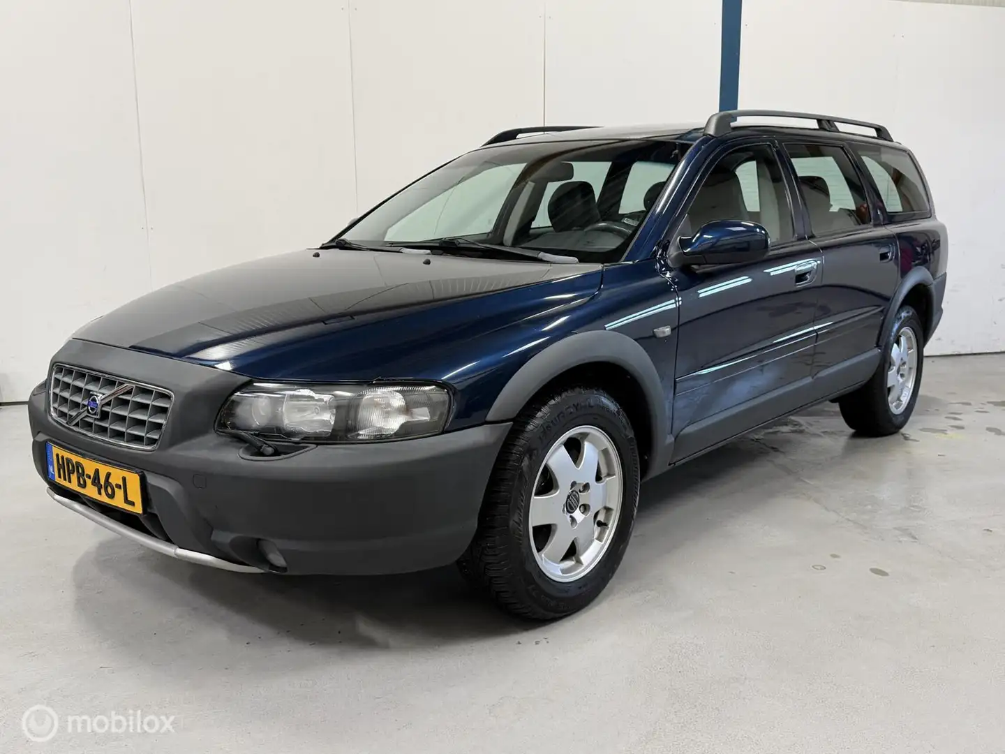 Volvo XC70 2.5 T Comfort Line AUTOMAAT / RIJKLAAR Blau - 1