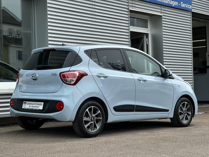 Hyundai i10 1,2 UNFALLFREI/SHZ/LHZ/PDC/8-FACH/GARANTIE — photo 3