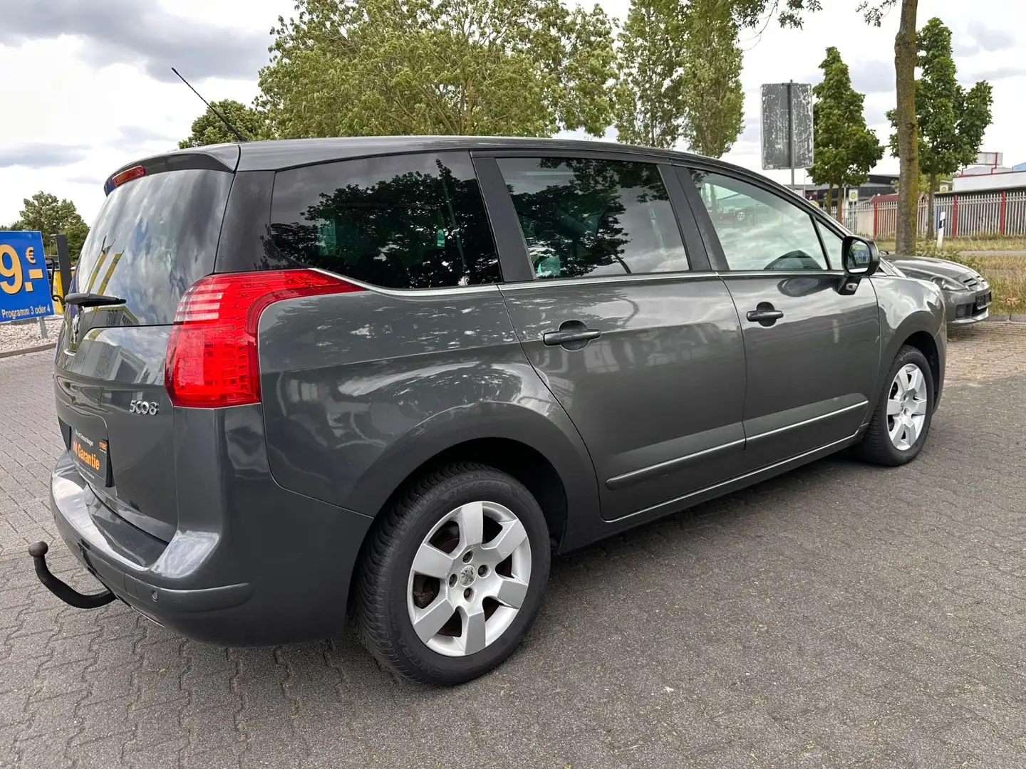 Peugeot 5008 Business-Line,PANO,NAVI,ALU,SCHECKHEFT Grau - 1