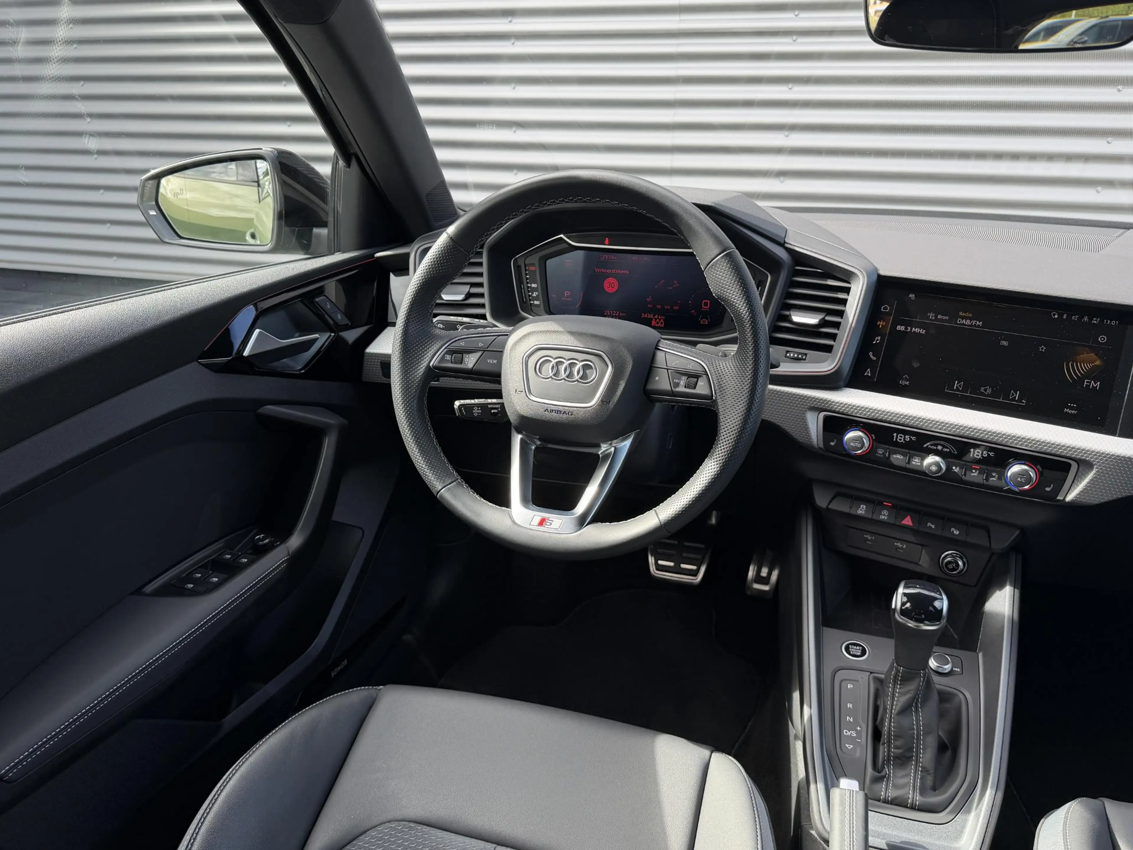 Audi A1 35 TFSI S line Sportback |Sonos|Dodeh|Camera|ACC| — photo 2