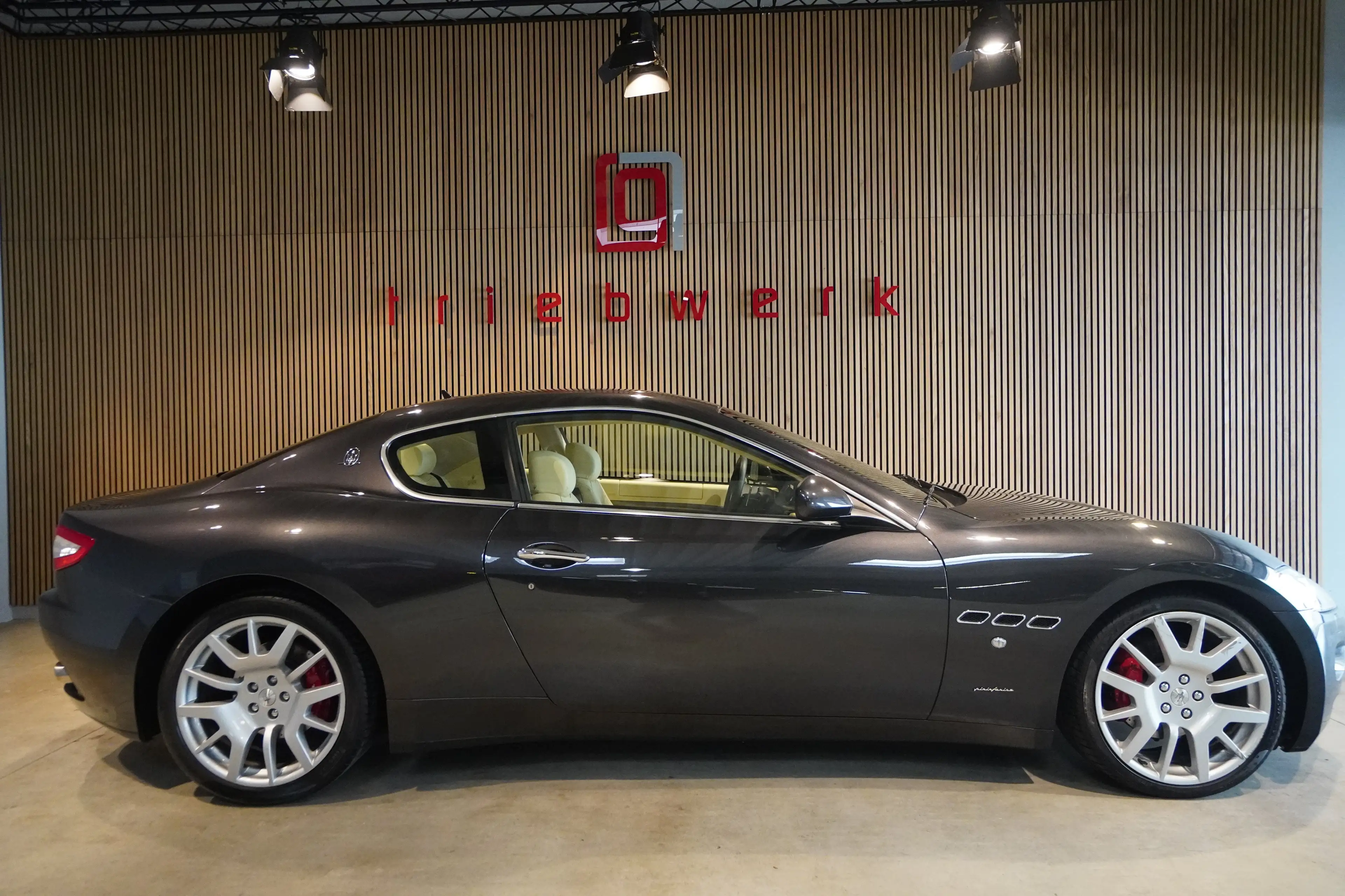 Maserati GranTurismo GranTurismo-1Hd-U-frei-BRD-FZG-Top Zust.