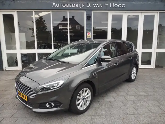 Ford S-Max TITANIUM