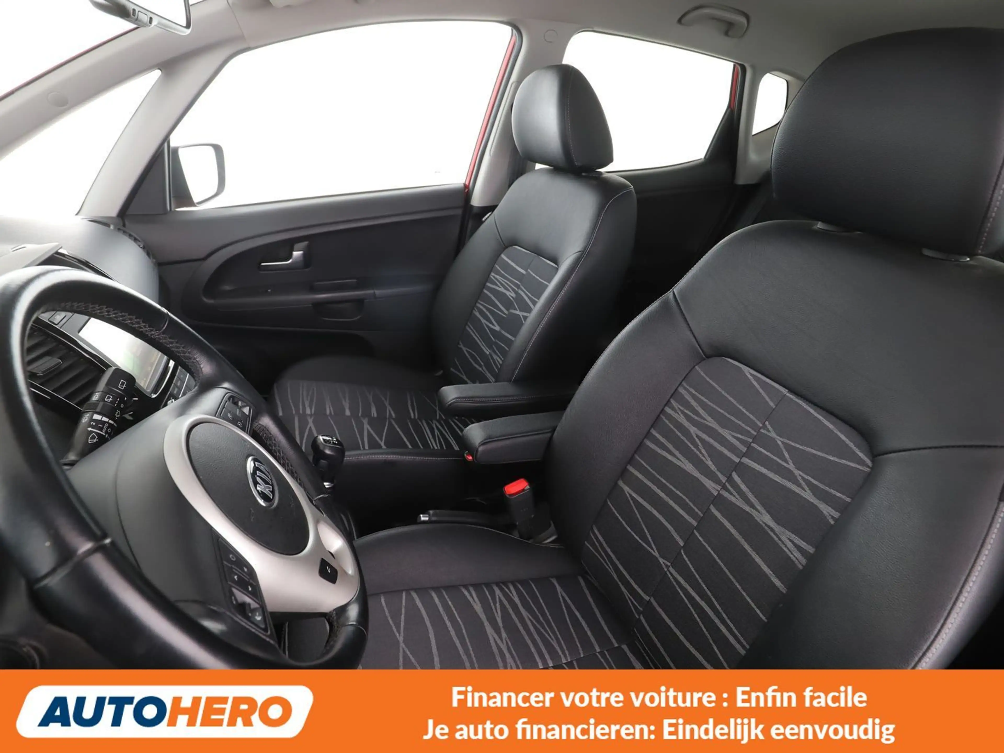 Kia Venga 1.6 Dream Team — photo 15