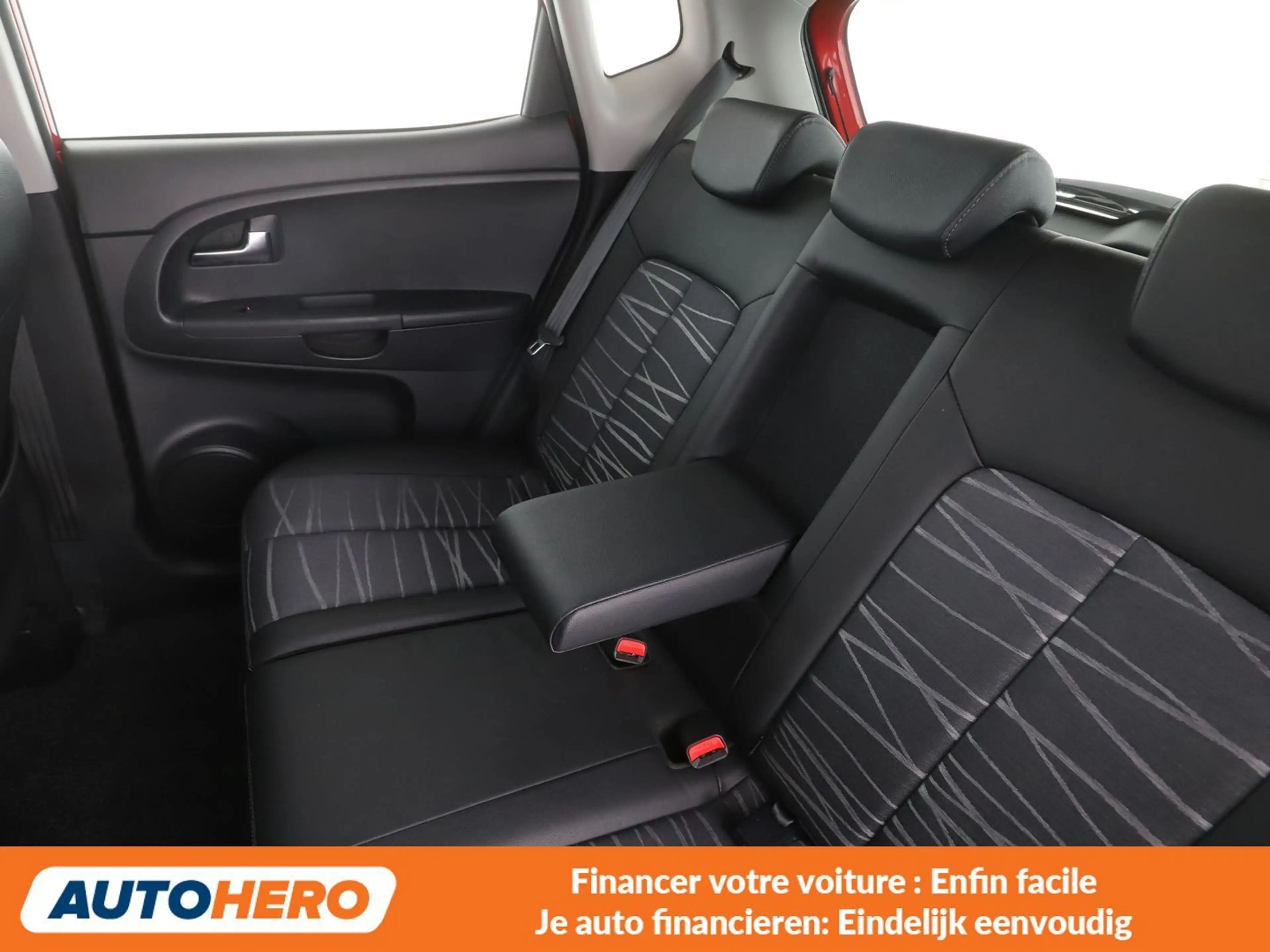 Kia Venga 1.6 Dream Team — photo 14