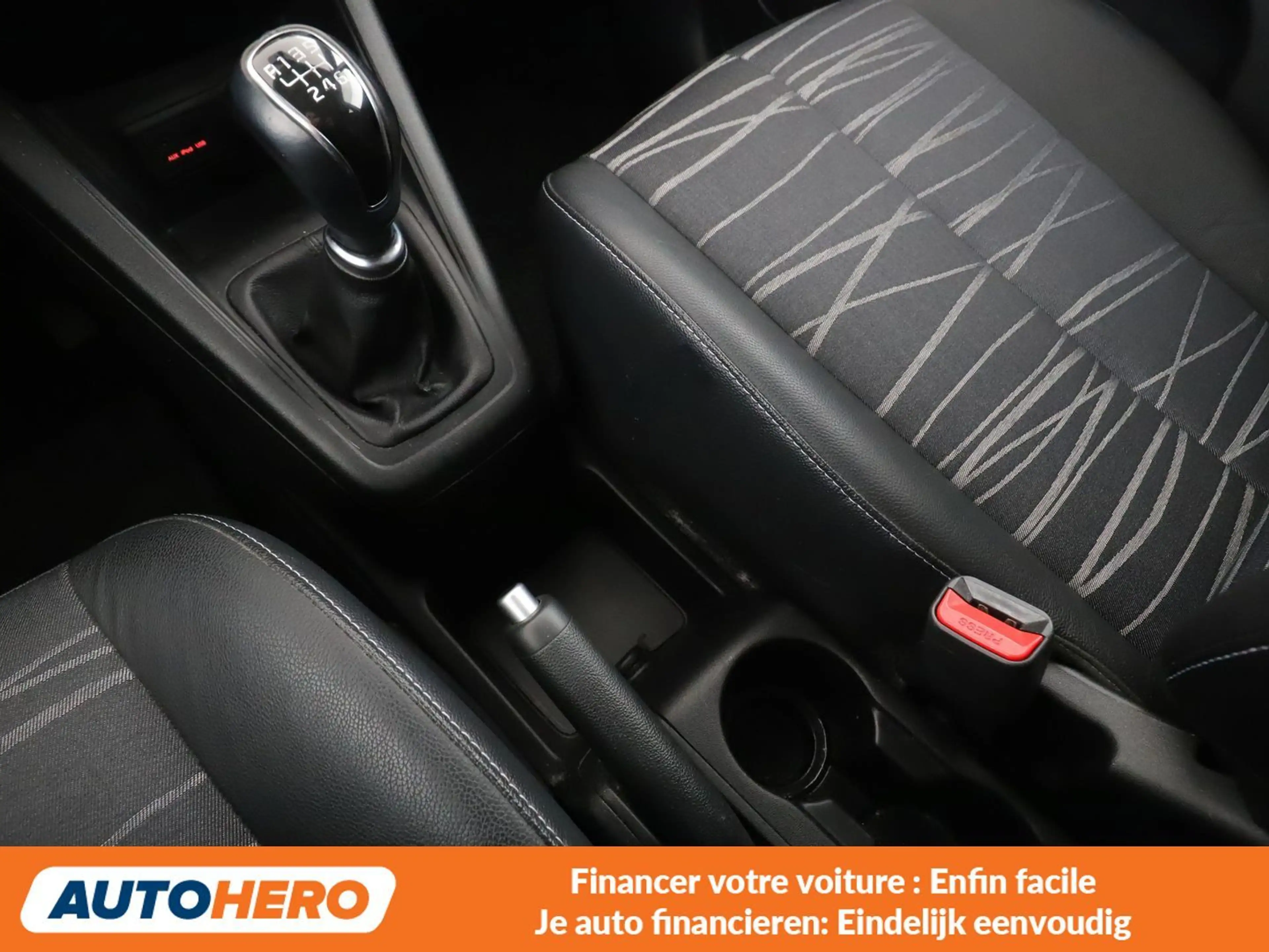 Kia Venga 1.6 Dream Team — photo 11