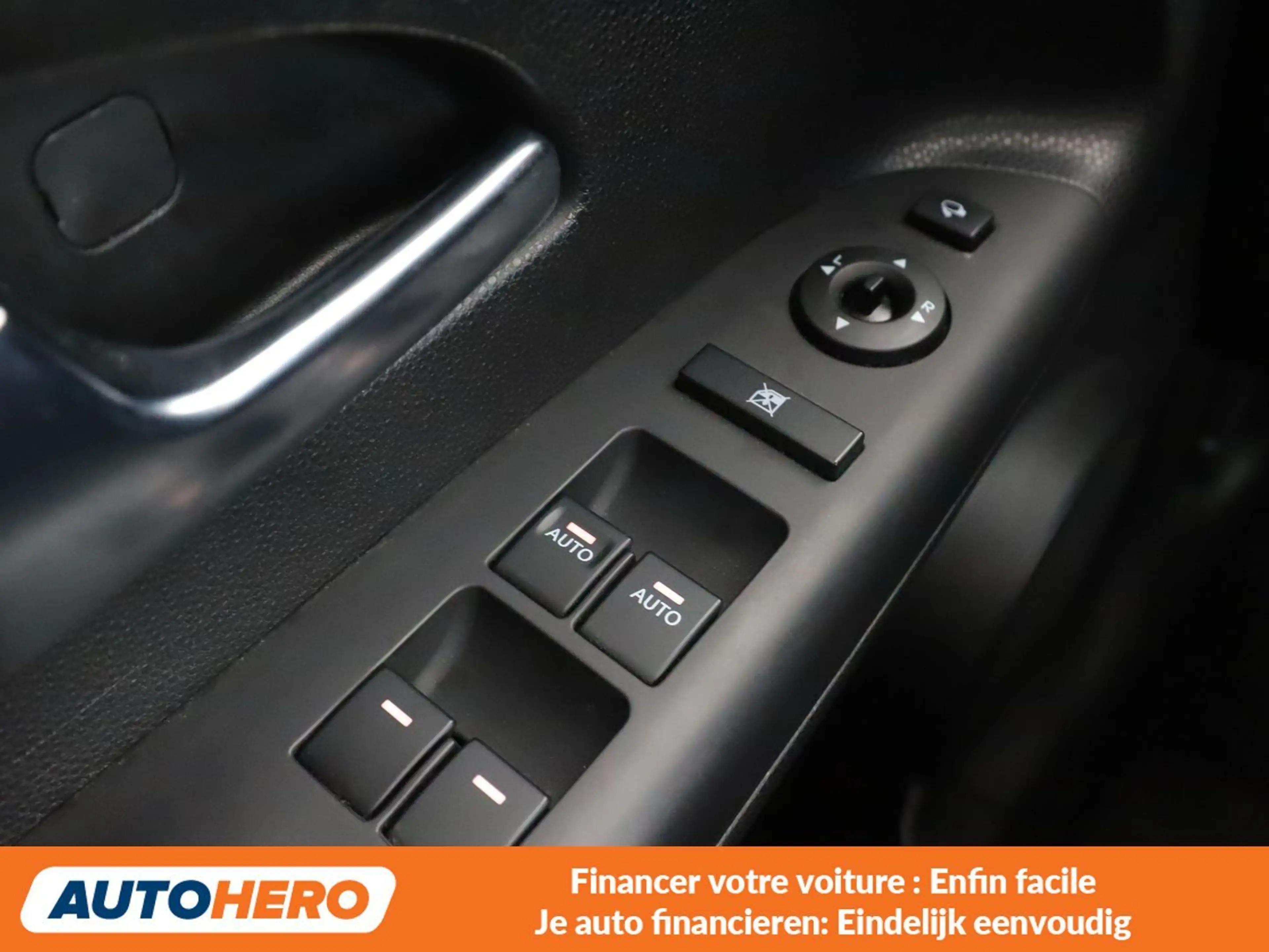 Kia Venga 1.6 Dream Team — photo 12