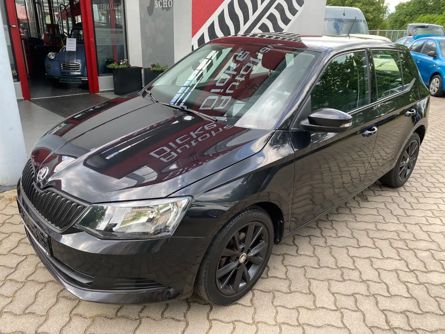 Skoda Fabia Red & Grey 1,2l 45tkm Sitzheizg PDC Schwarz - 2