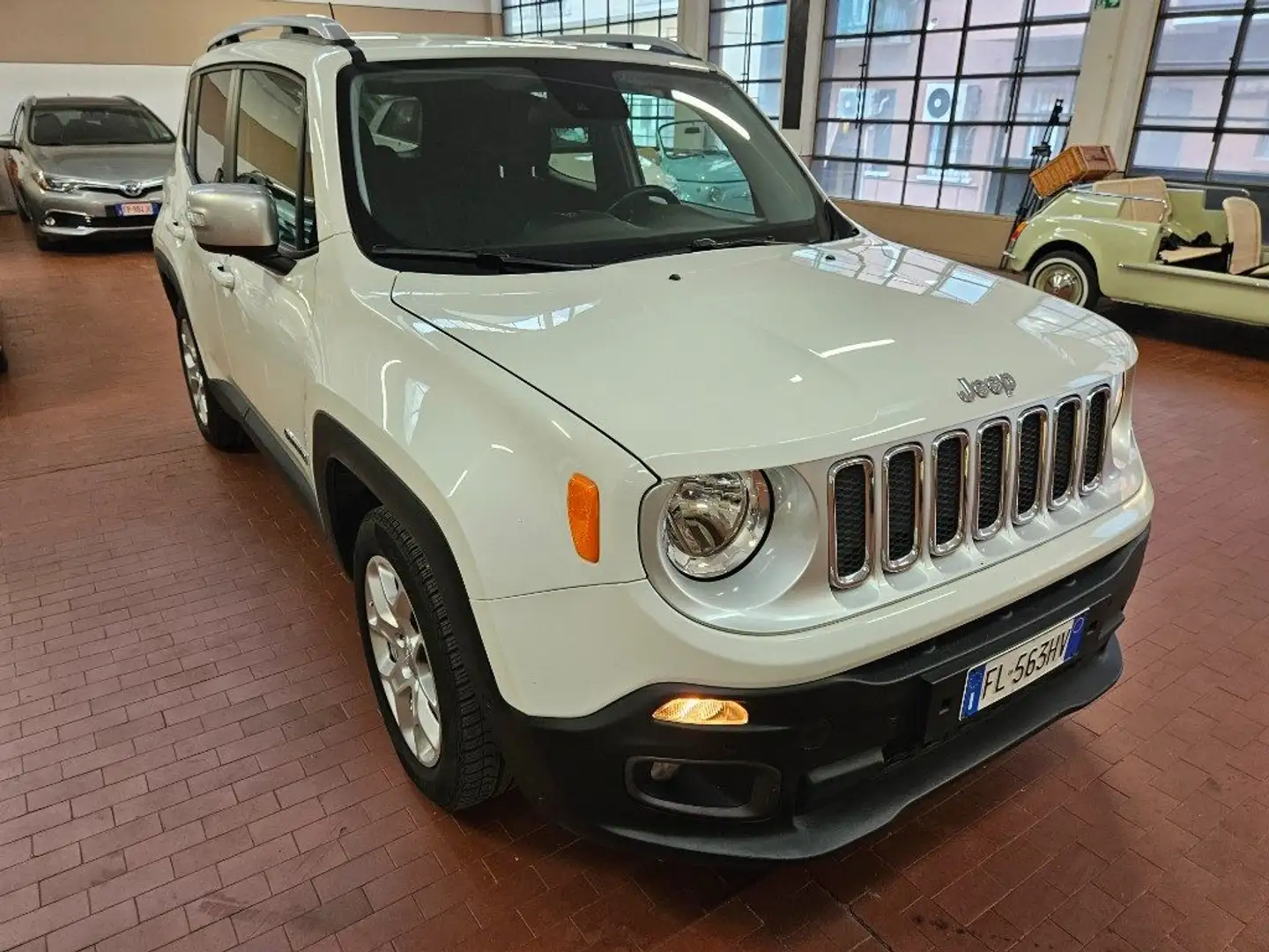 Jeep Renegade 1.6 Mjt DDCT 120 CV Limited Bianco - 2