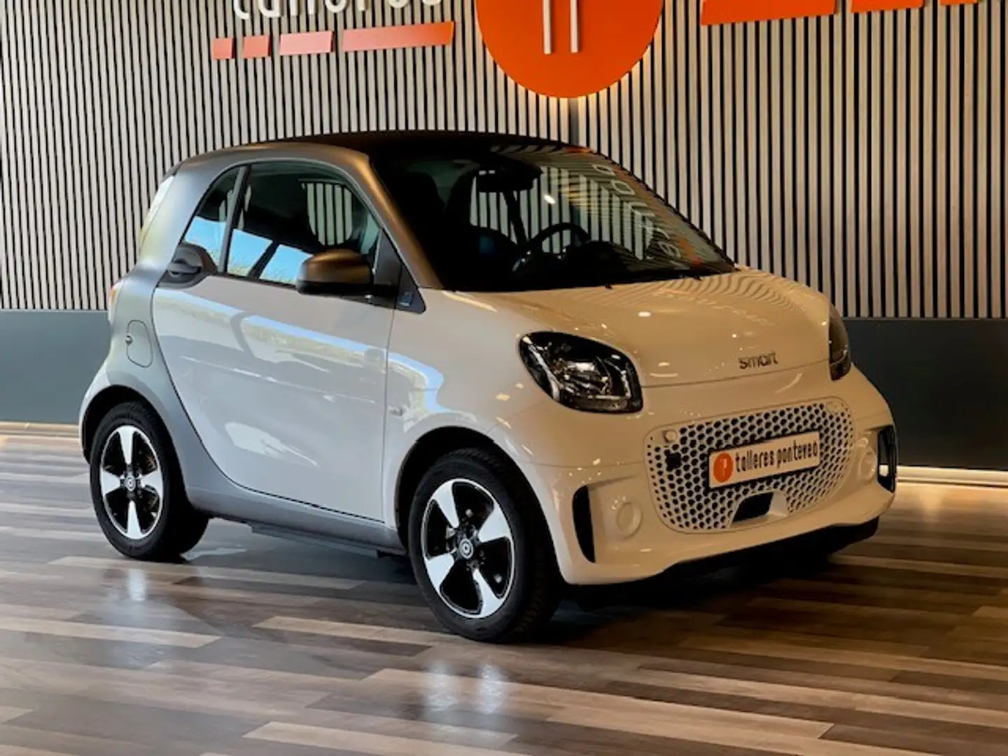 smart forTwo Coupé EQ Blanco - 2