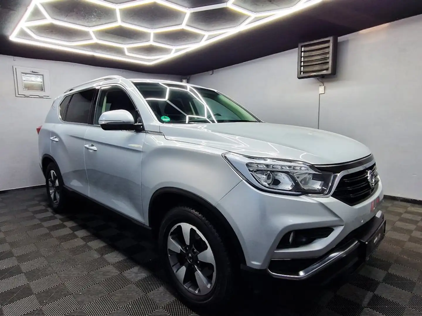 SsangYong Rexton 4x4 Crystal|AUTOM|VOLLEDER|LED|ANHÄNGERKUPLUNG Argent - 2