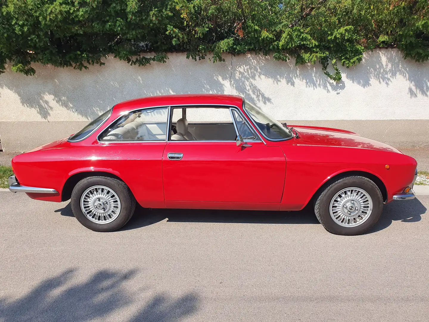 Alfa Romeo 1750 GT Veloce Rot - 2