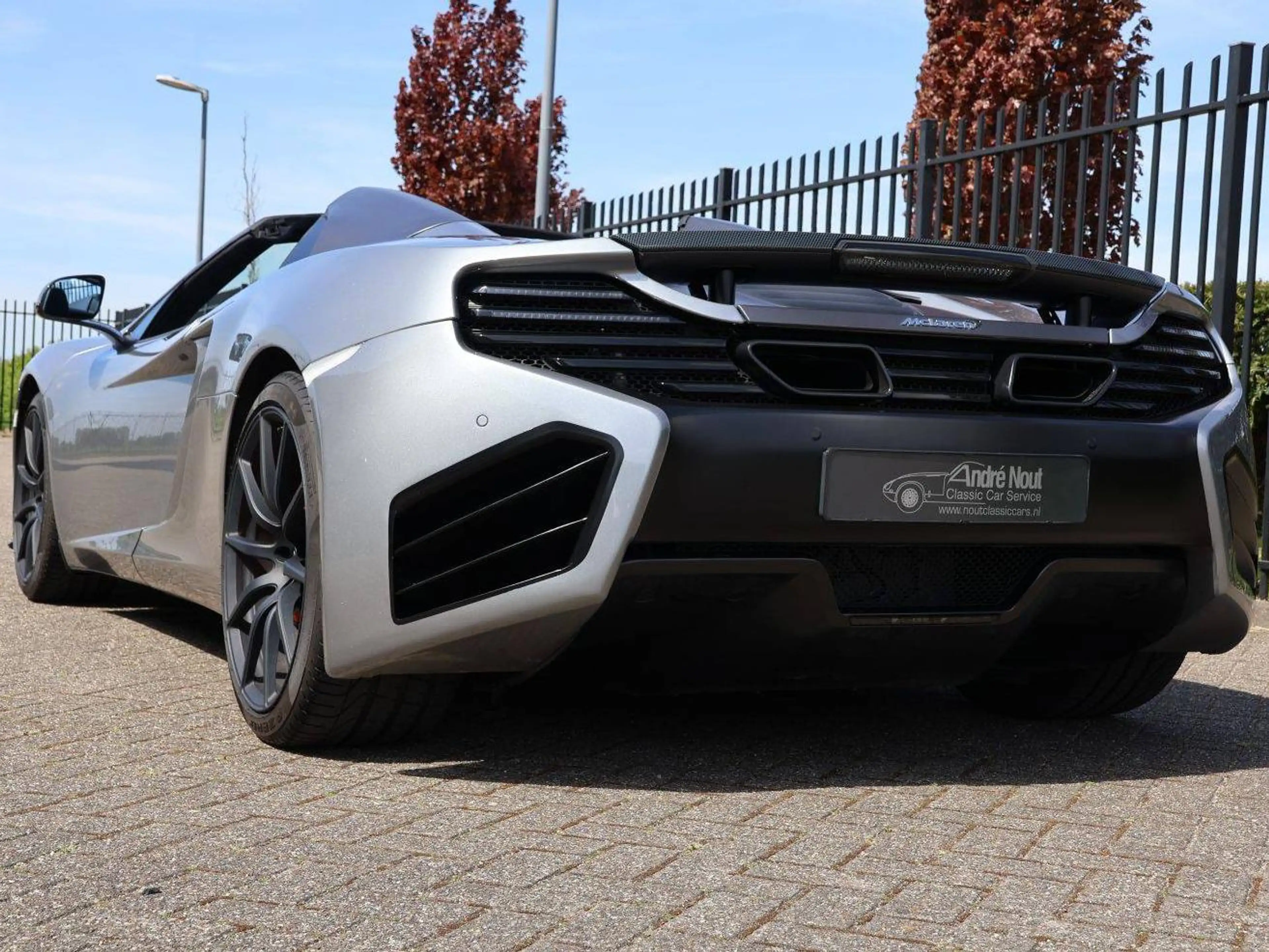 McLaren MP4-12C spider MSO — photo 7