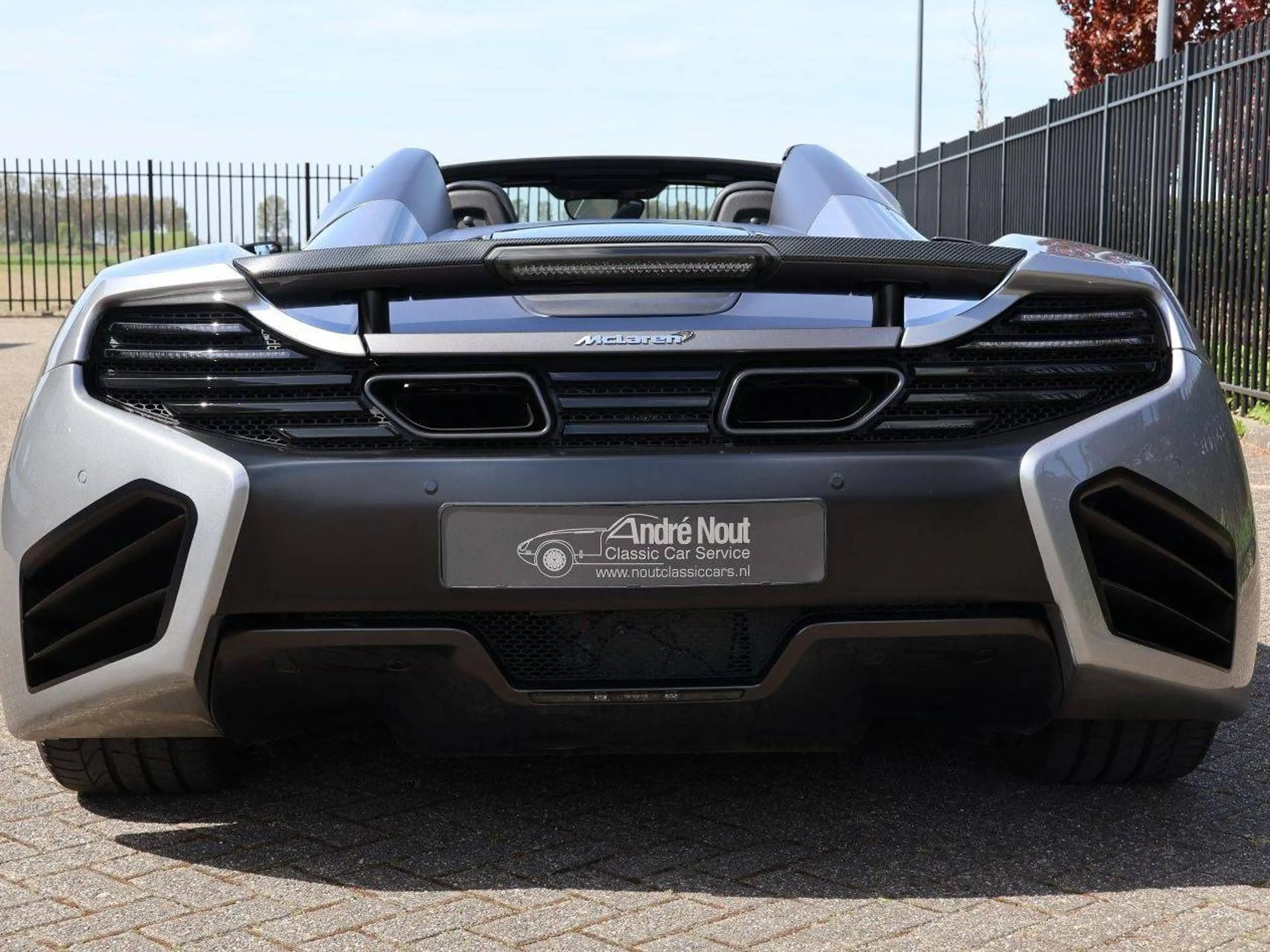 McLaren MP4-12C spider MSO — photo 10