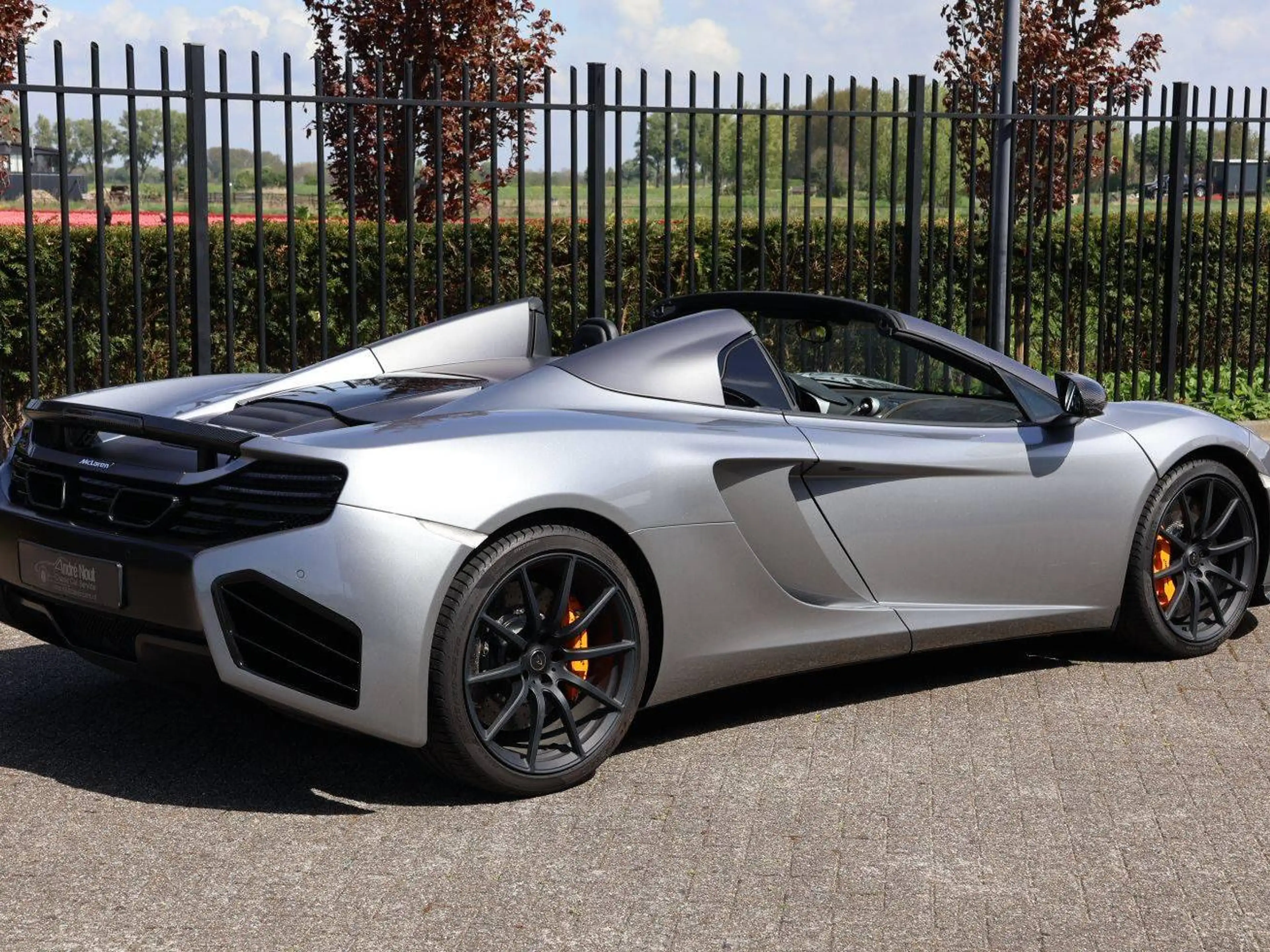 McLaren MP4-12C spider MSO — photo 11