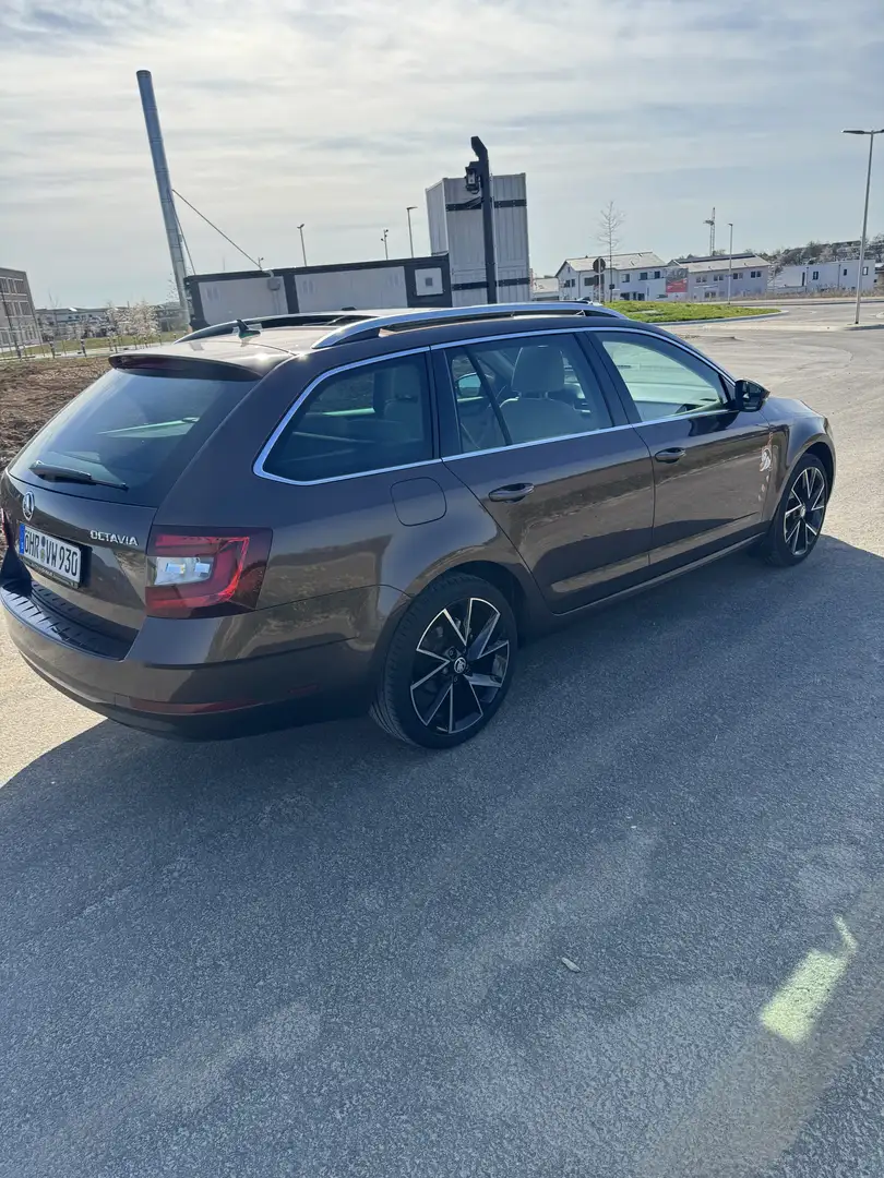 Skoda Octavia Combi 1.4 TSI DSG Style Barna - 2