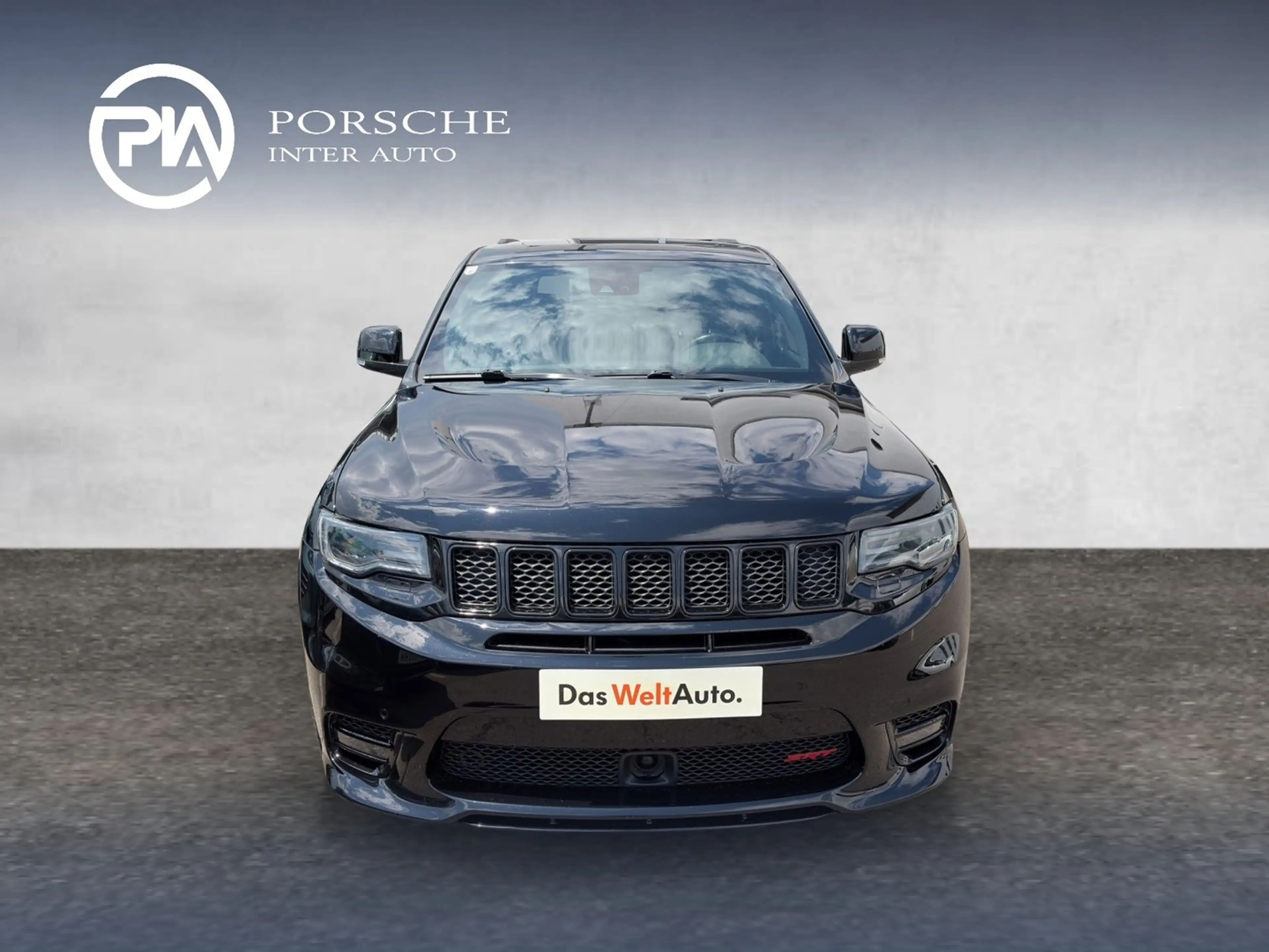 Jeep Grand Cherokee 6,4 V8 SRT8 — photo 4