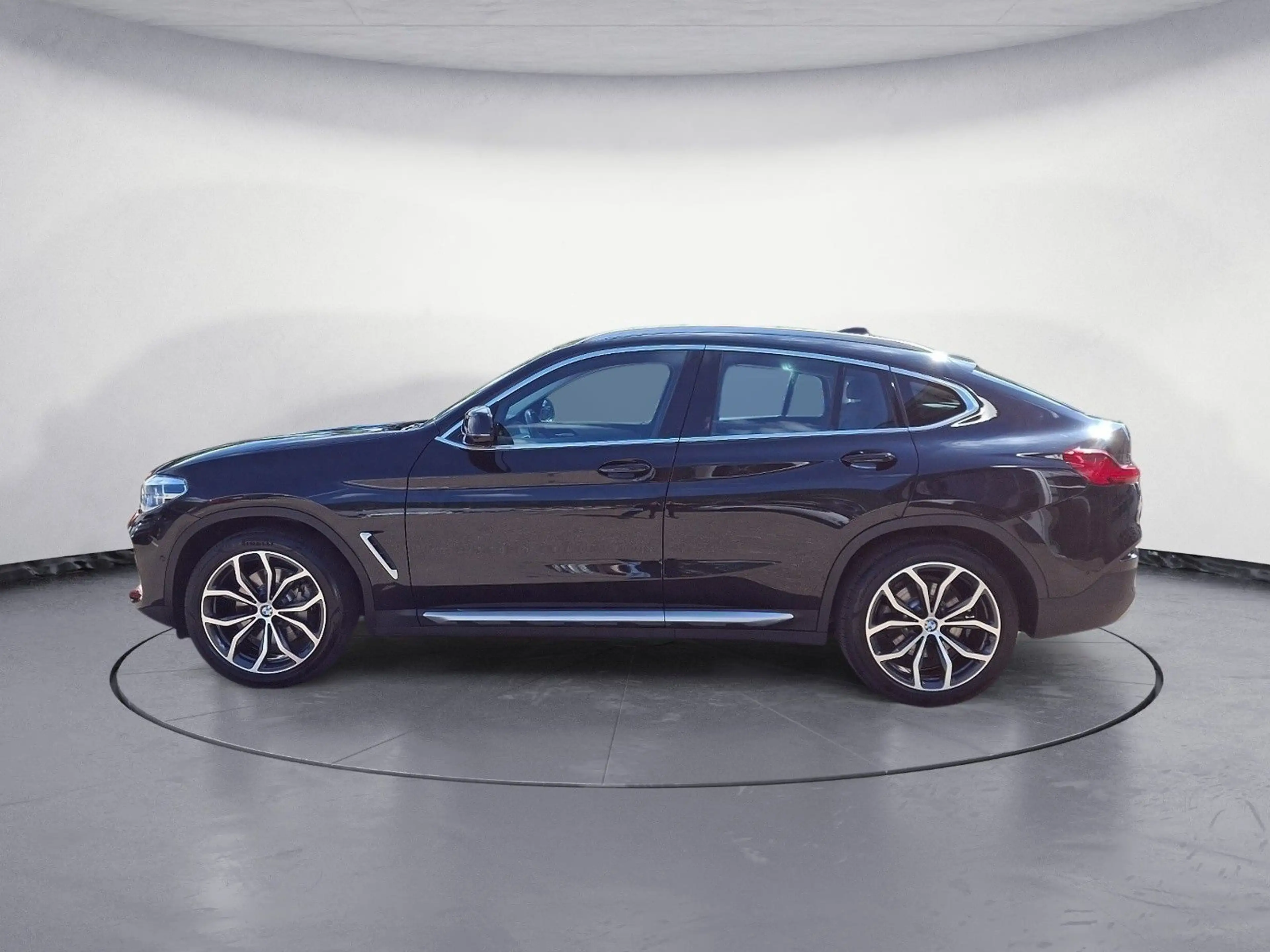 BMW X4 xDrive30i AT xLine Innovationsp. Sport Aut. — photo 3