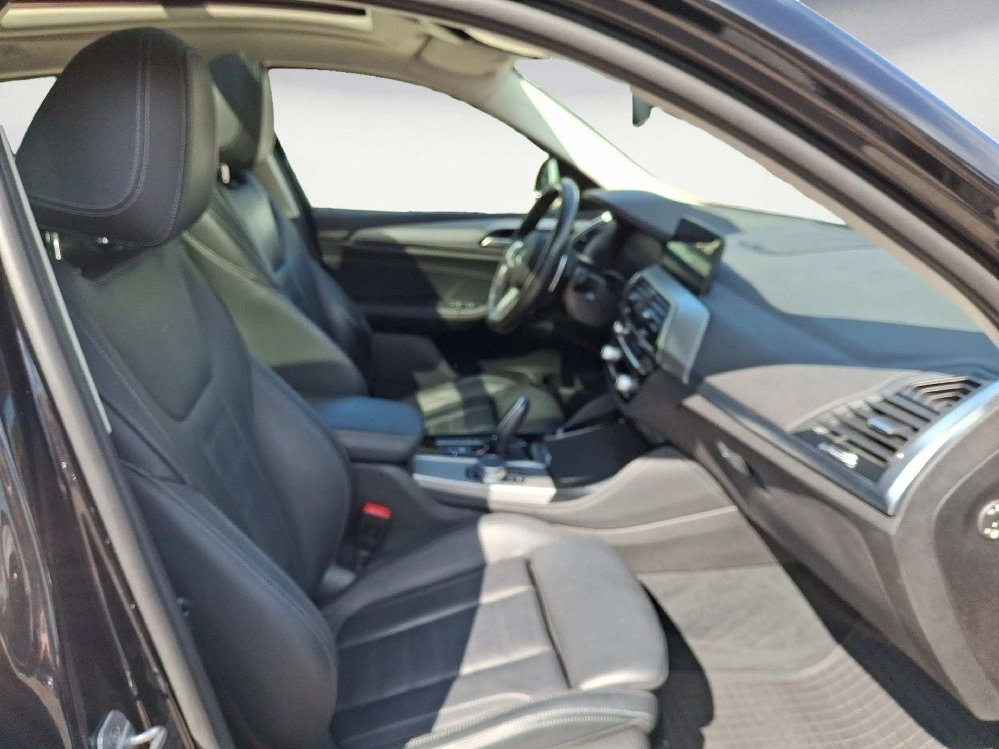 BMW X4 xDrive30i AT xLine Innovationsp. Sport Aut. — photo 8