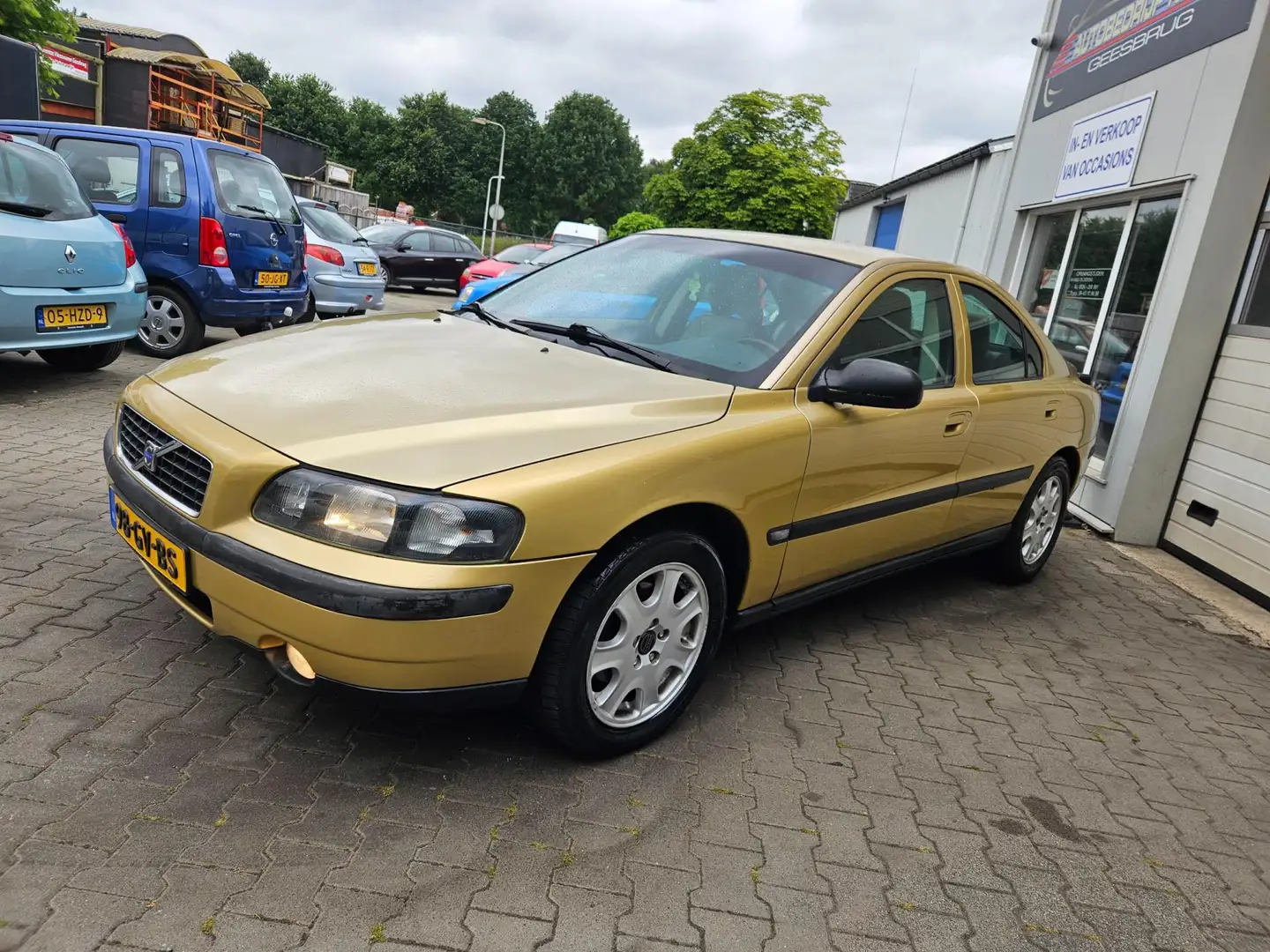 Volvo S60 2.4 Edition Geel - 2