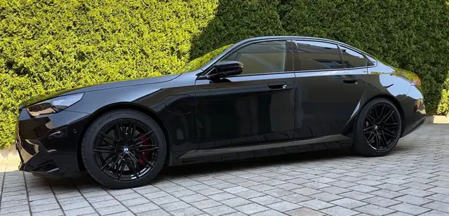 BMW M5 AHK+LED+Navi+Pano+SD+SHZ+3xKlima+4xSHZ+Kam. Ansicht 4
