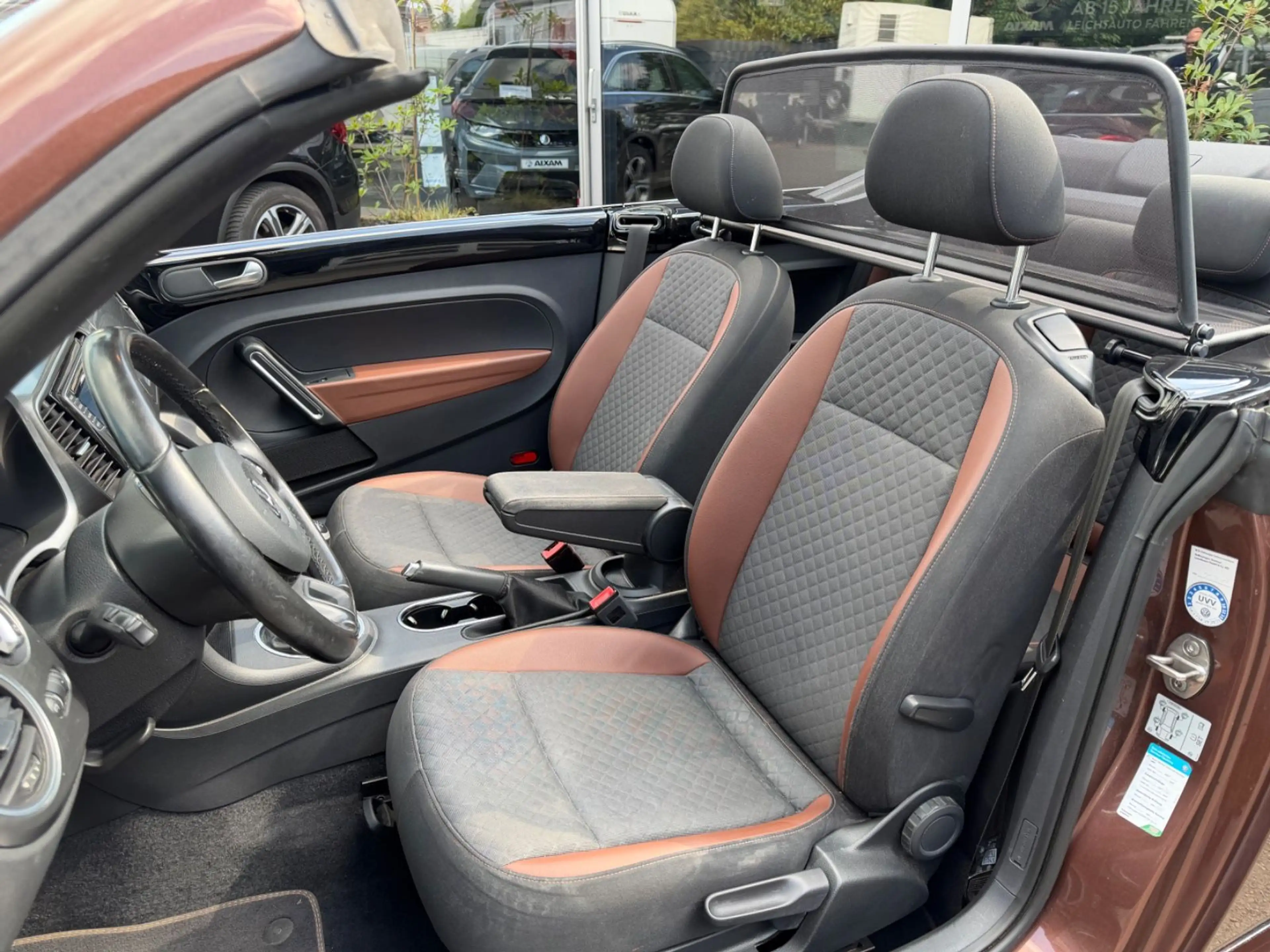 Volkswagen Beetle Cabriolet Allstar — photo 4