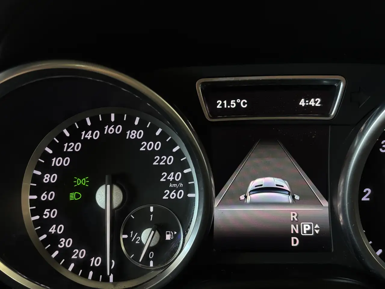 Mercedes-Benz GL-Class снимка Mercedes-Benz GL-Class