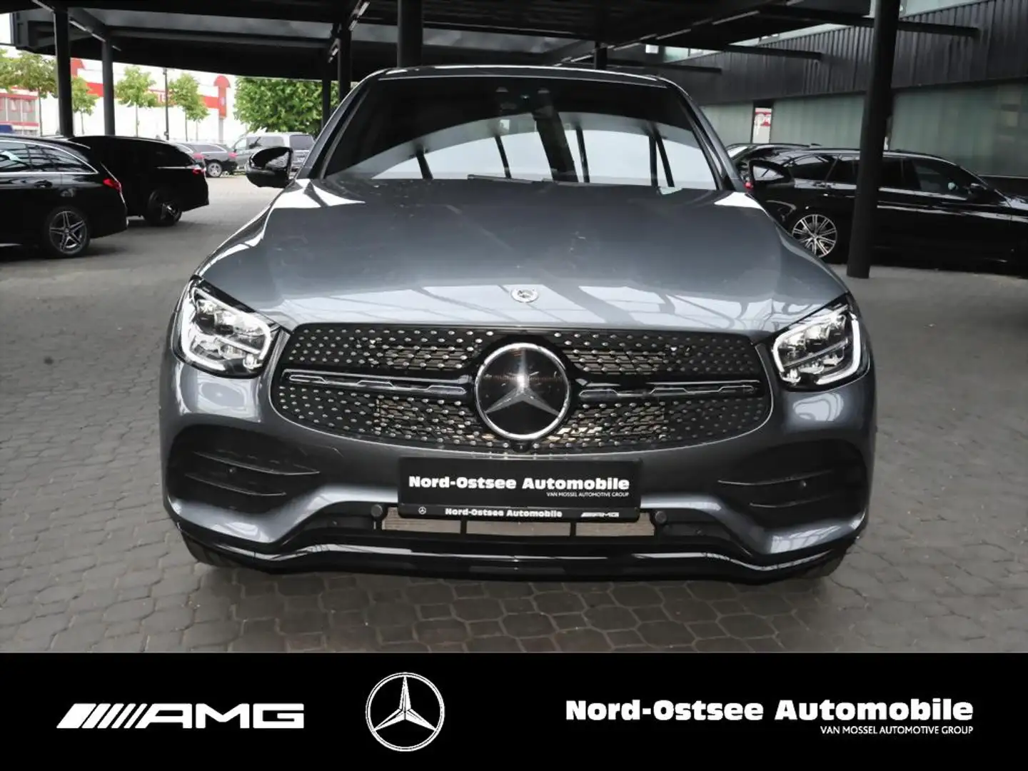 Mercedes-Benz GLC 300 d Coupé 4M AMG 360° NIGHT DISTR. KEYLESS Gris - 2