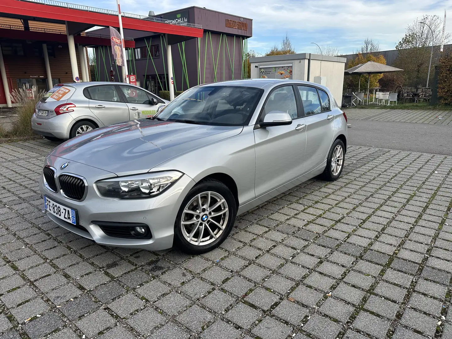 BMW 114 114d 95 ch Lounge Argent - 1