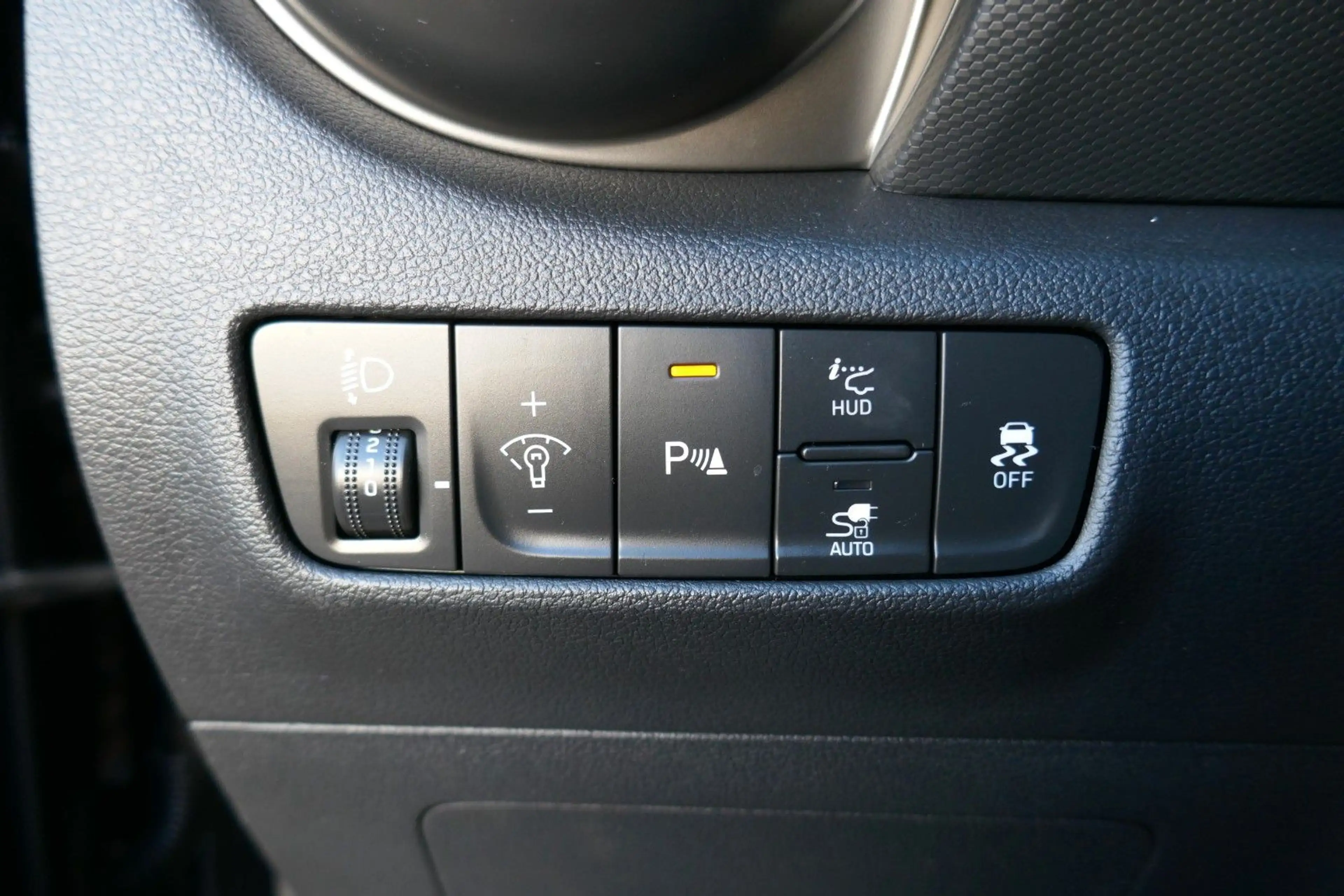 Hyundai KONA EV 100 % SOH HEAD UP ACC — photo 7