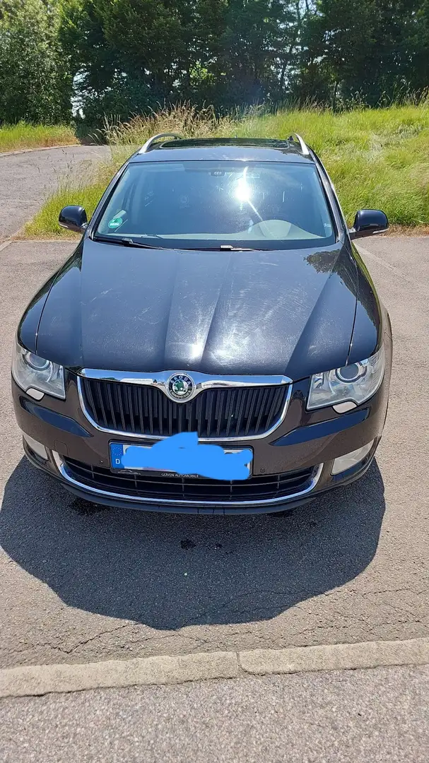 Skoda Superb Combi 2.0 TDI DSG Elegance Black - 1