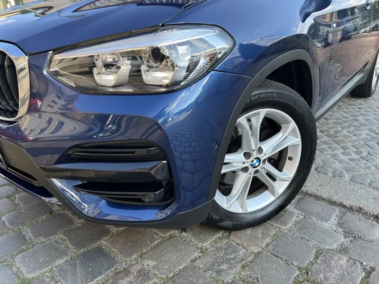 BMW X3 xDrive20d Advantage SPUR*SHZ*ABSTAND*KAM Blauw - 2