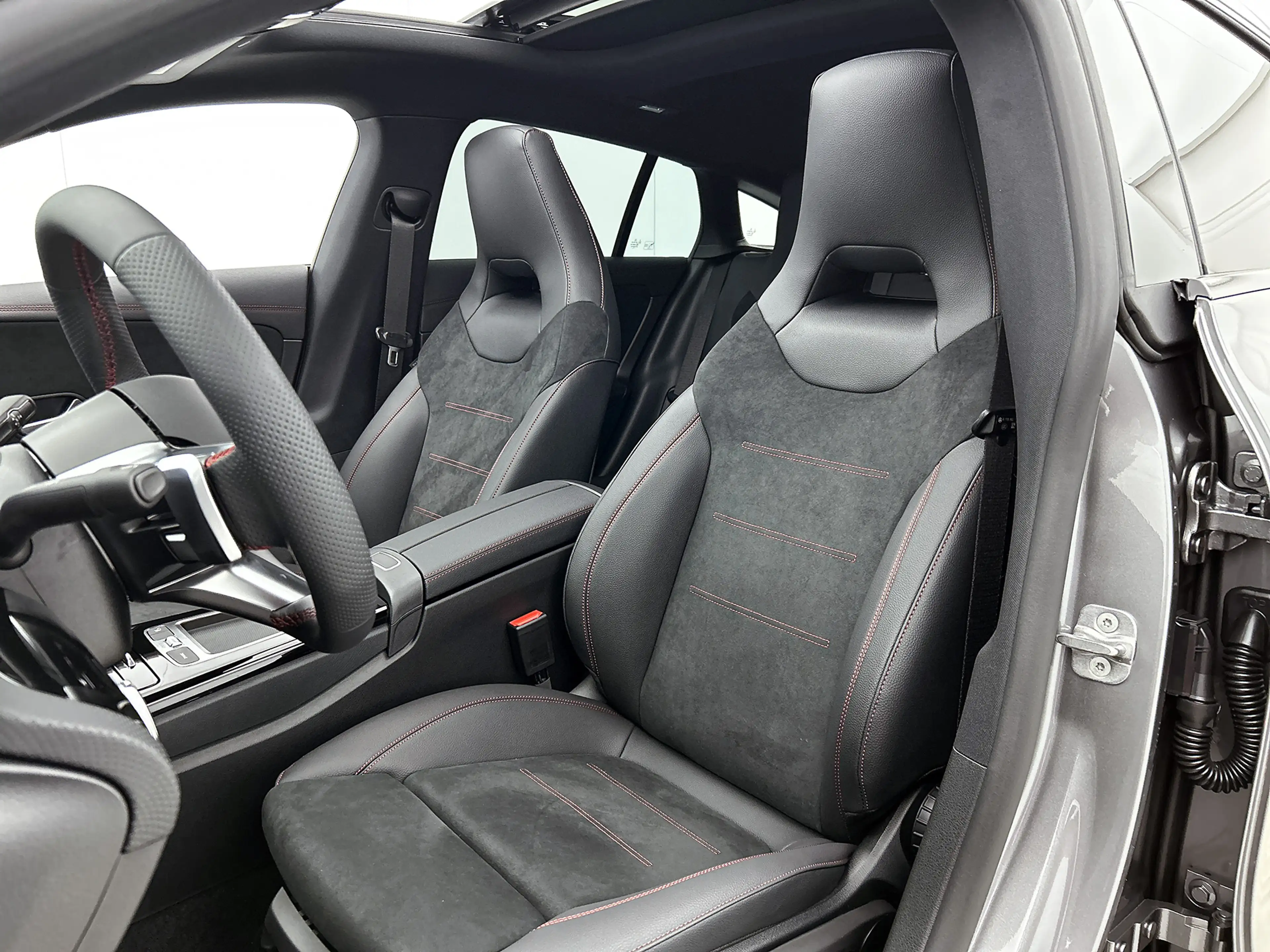 Mercedes-Benz CLA 250 Shooting Brake e Business Solution AMG | Nightpakk — photo 5