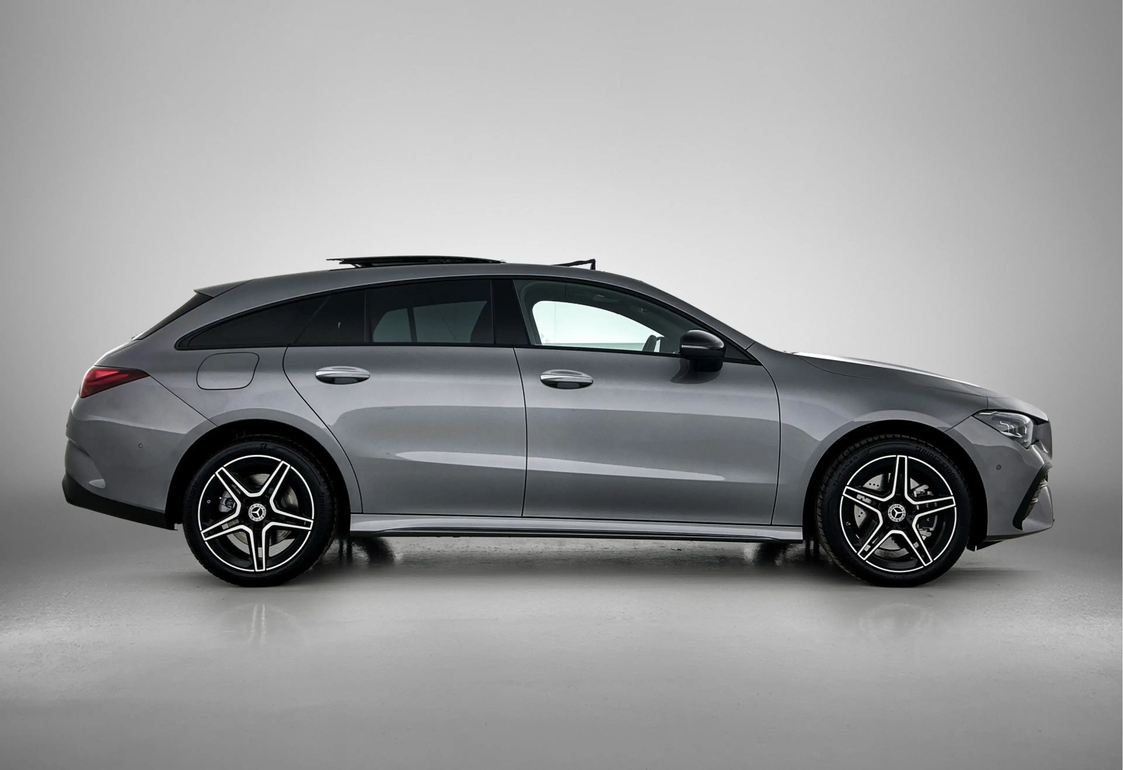 Mercedes-Benz CLA 250 Shooting Brake e Business Solution AMG | Nightpakk — photo 15