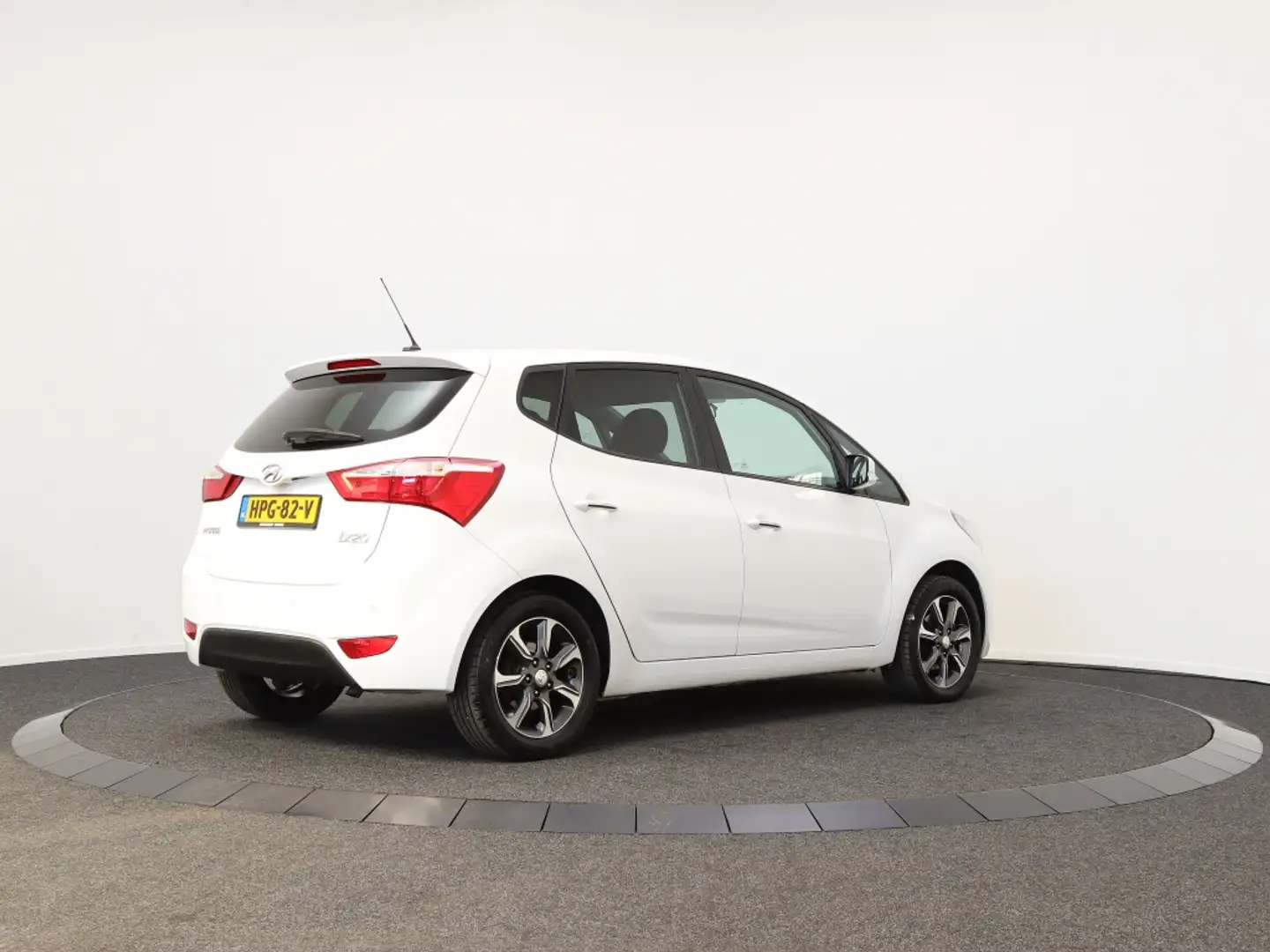 Hyundai iX20 1.6 Comfort | Automaat | Afn. Trekhaak | Climatcon Wit - 2