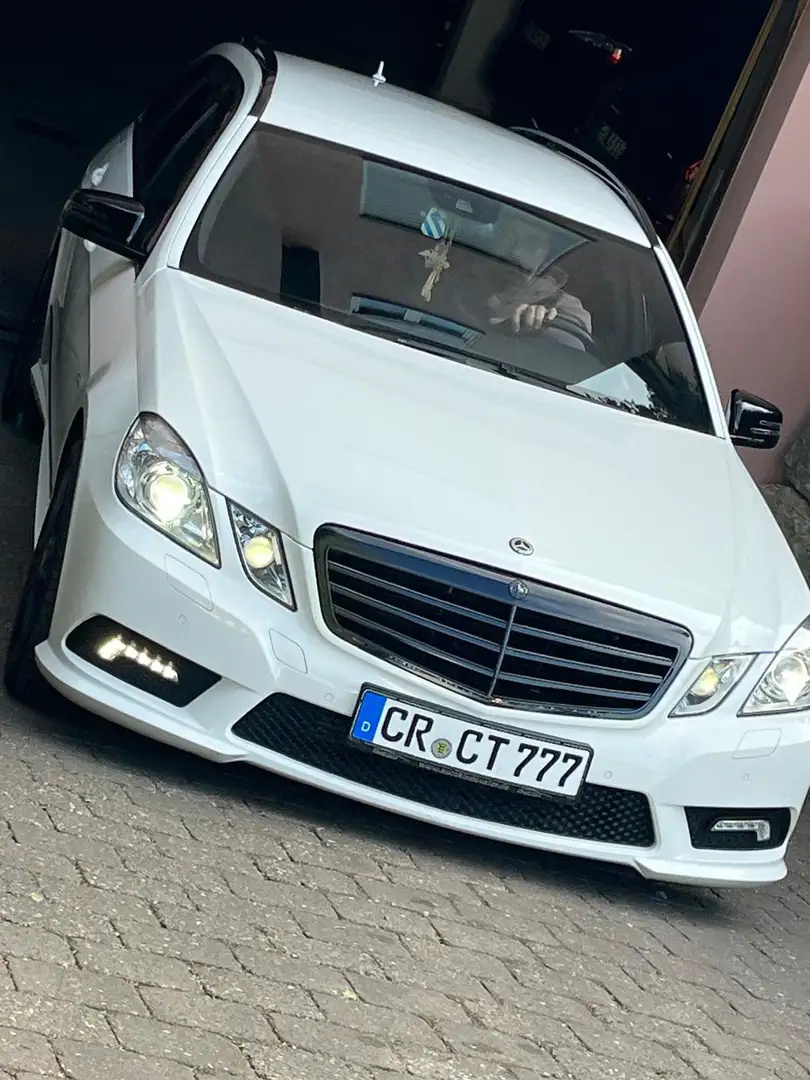 Mercedes-Benz E 250 T CGI BlueEFFICIENCY Automatik Avantgarde Weiß - 1