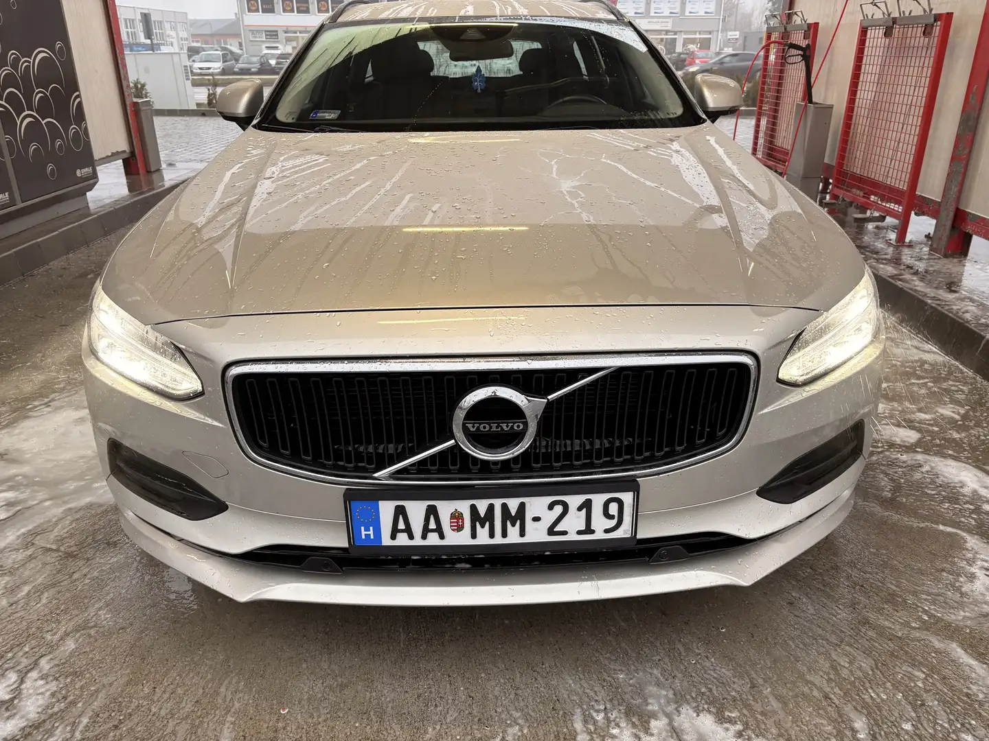 Volvo V90 D3 Momentum - 1