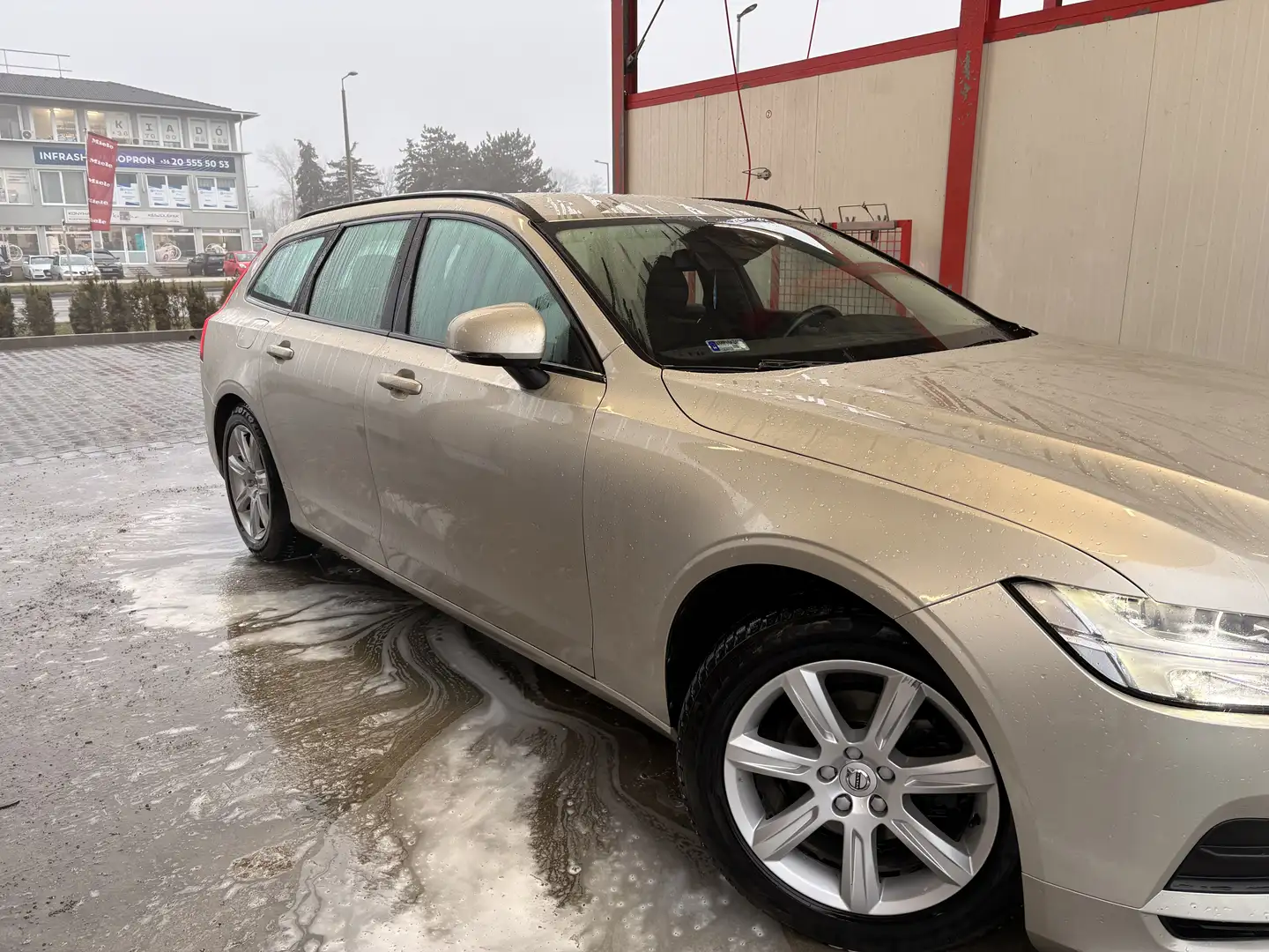 Volvo V90 D3 Momentum - 2